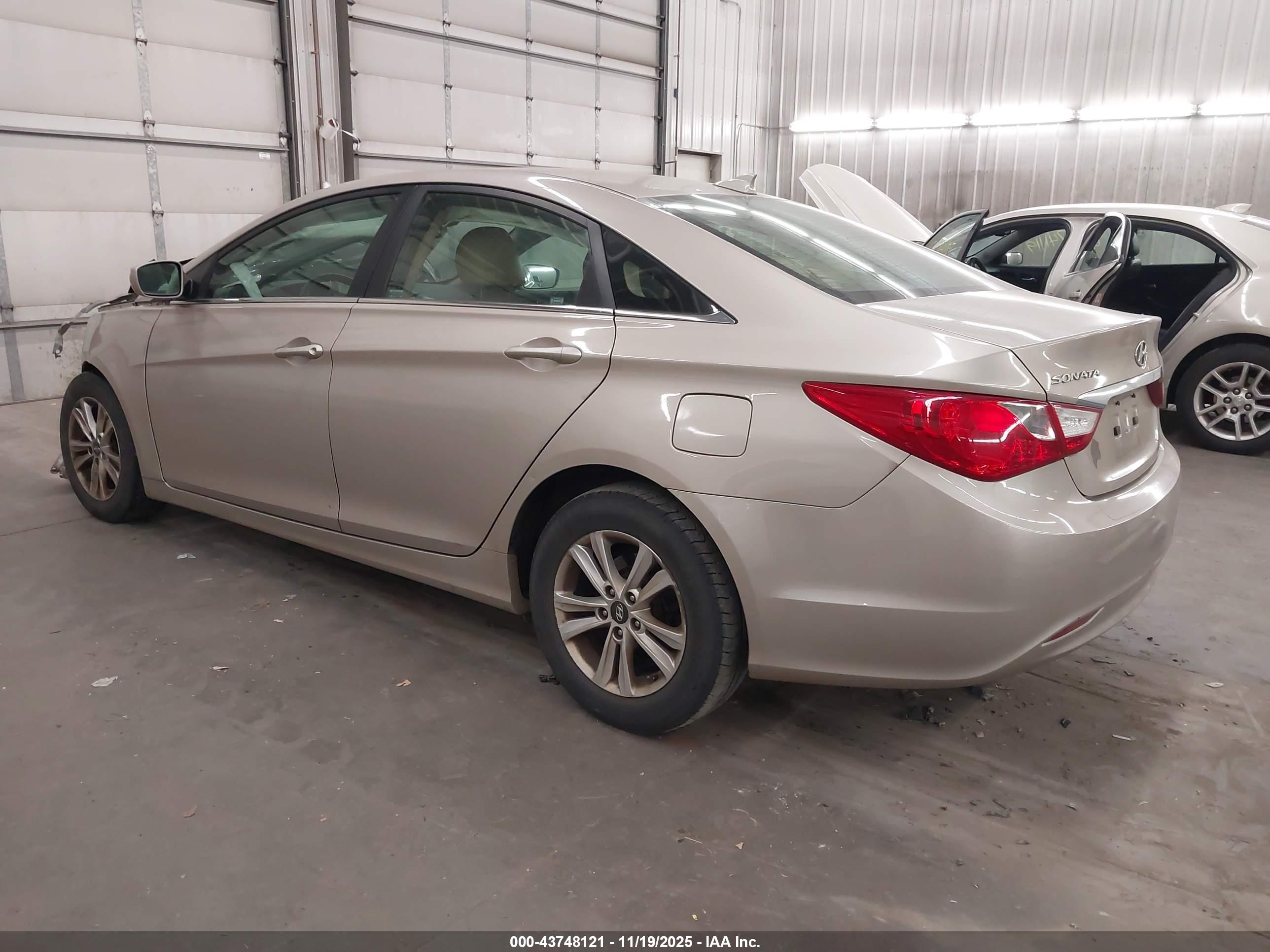 HYUNDAI SONATA image 3