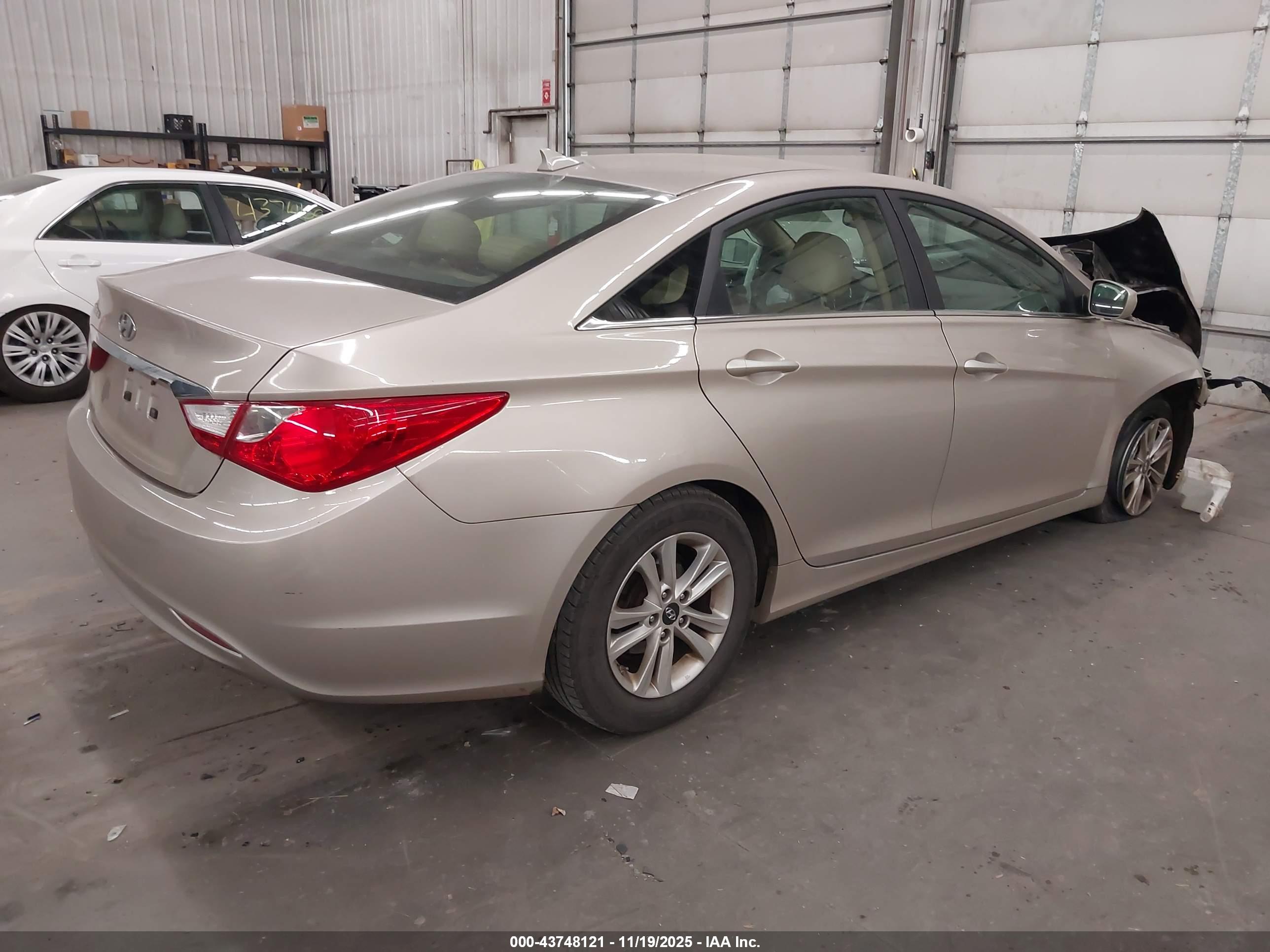 HYUNDAI SONATA image 4
