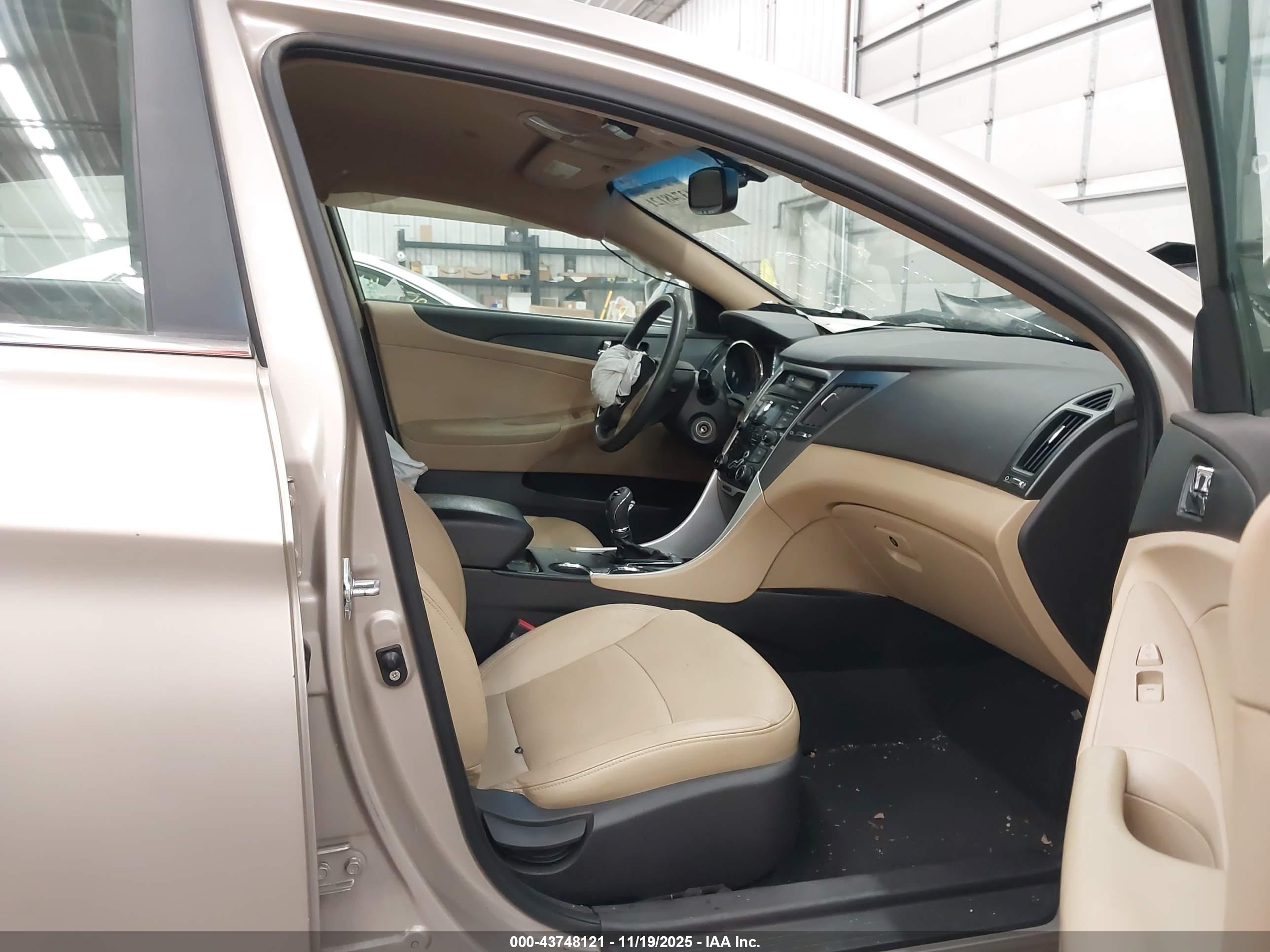 HYUNDAI SONATA image 5