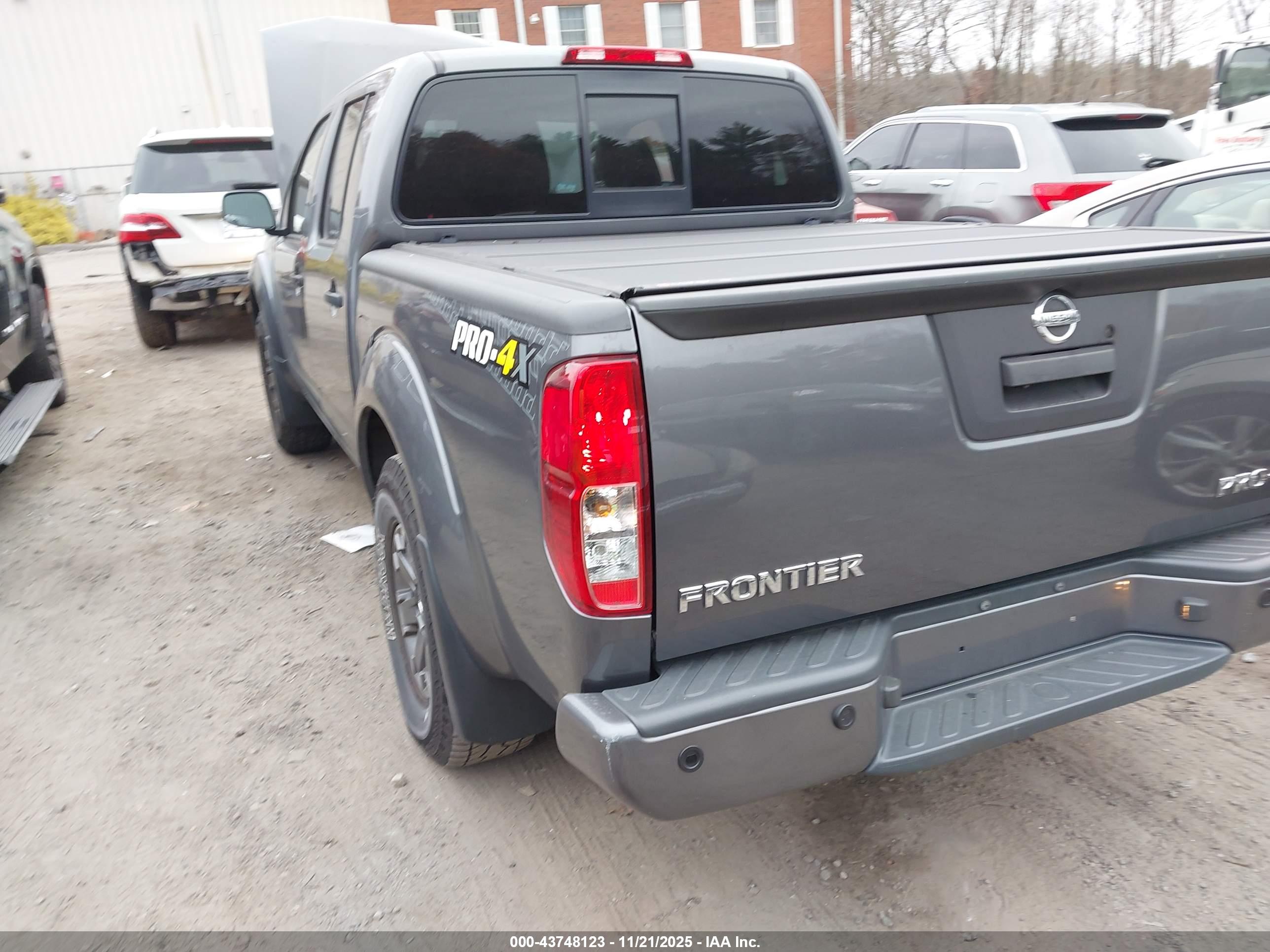 NISSAN FRONTIER image 3