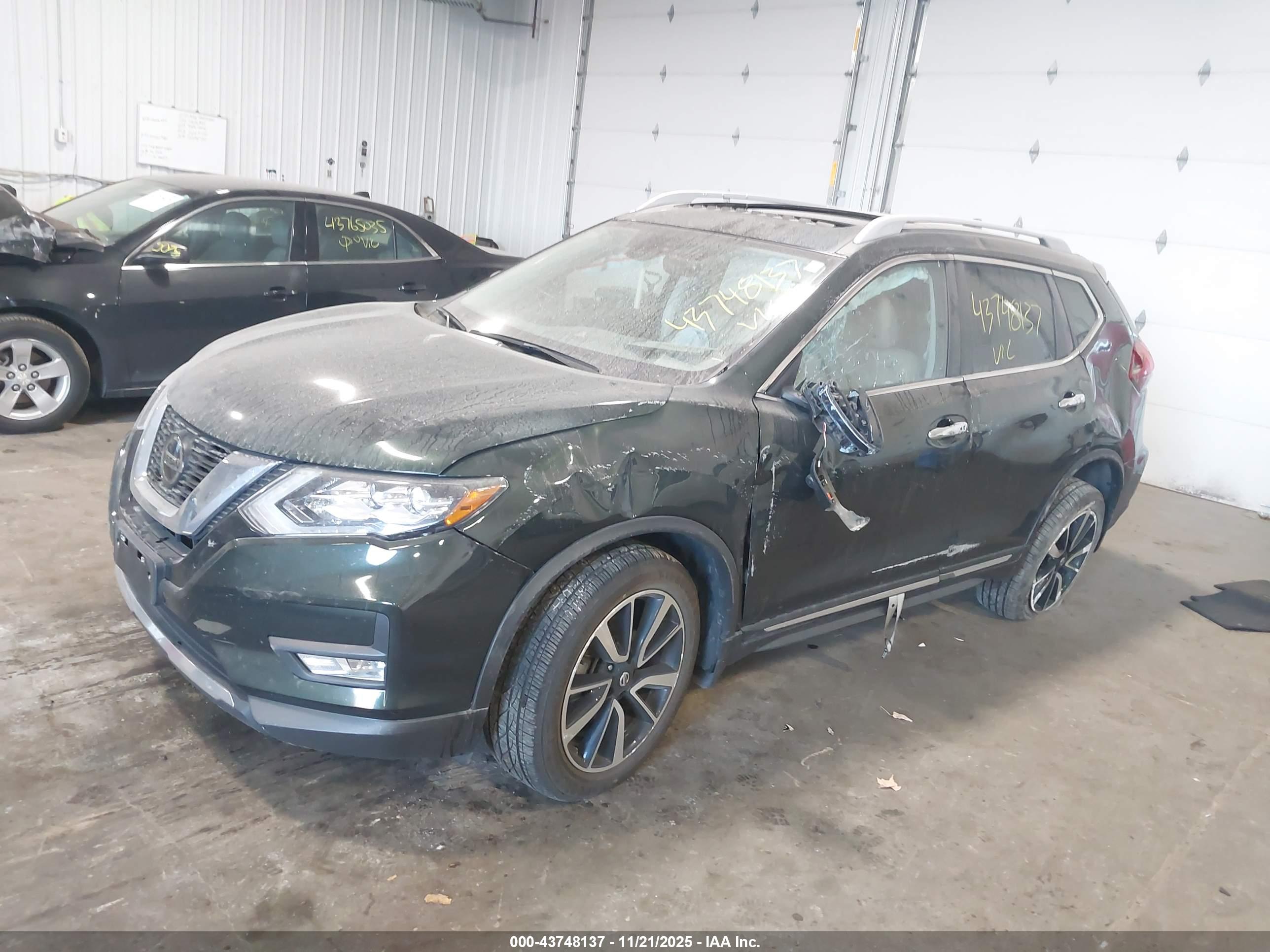 NISSAN ROGUE image 2