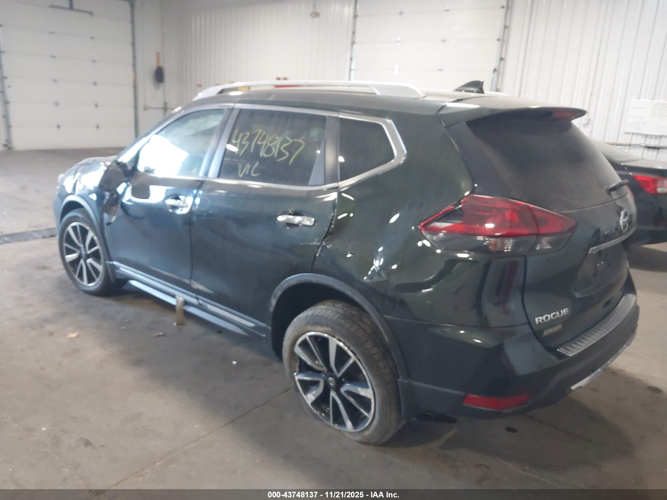 NISSAN ROGUE image 3
