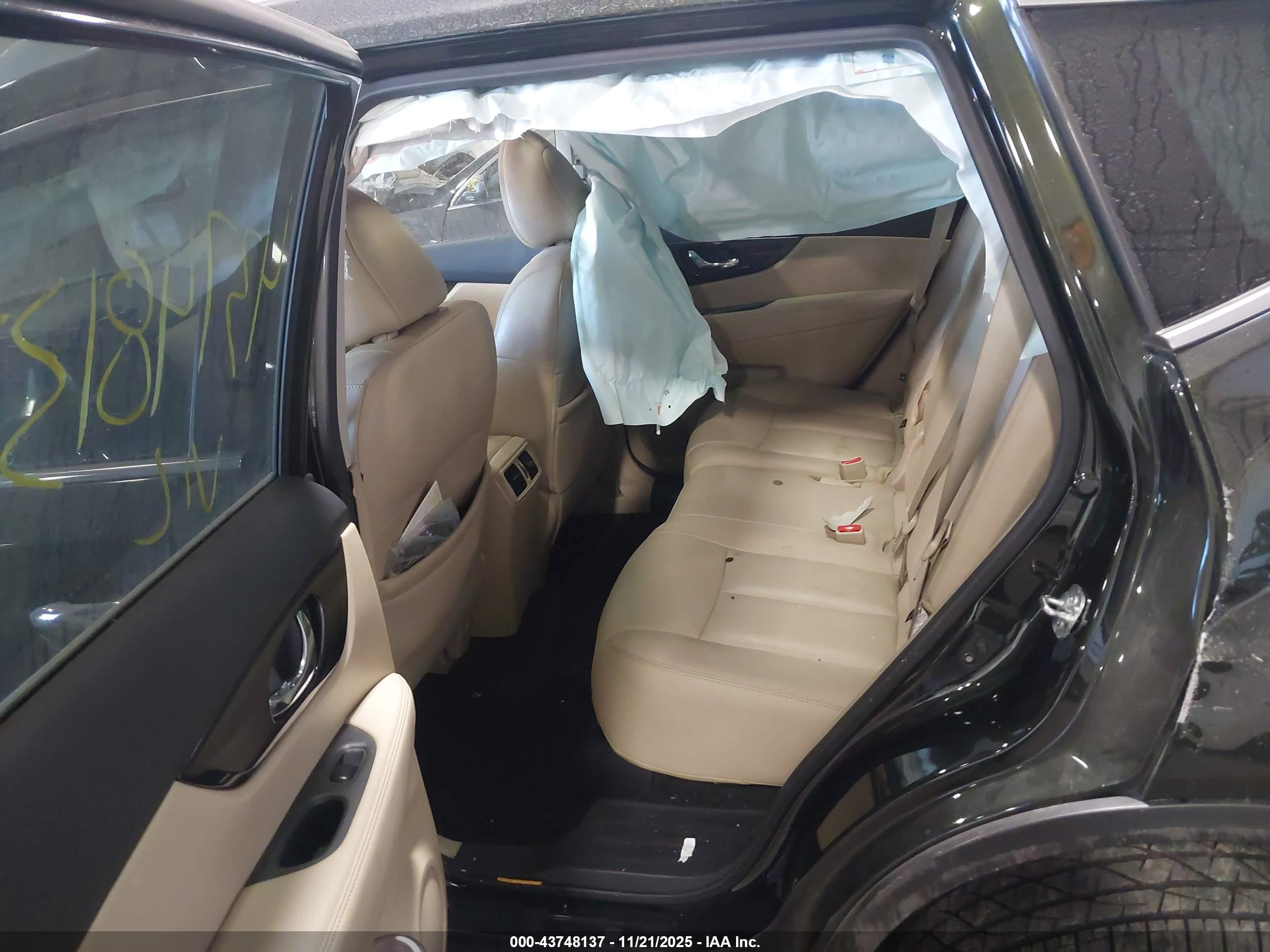 NISSAN ROGUE image 8