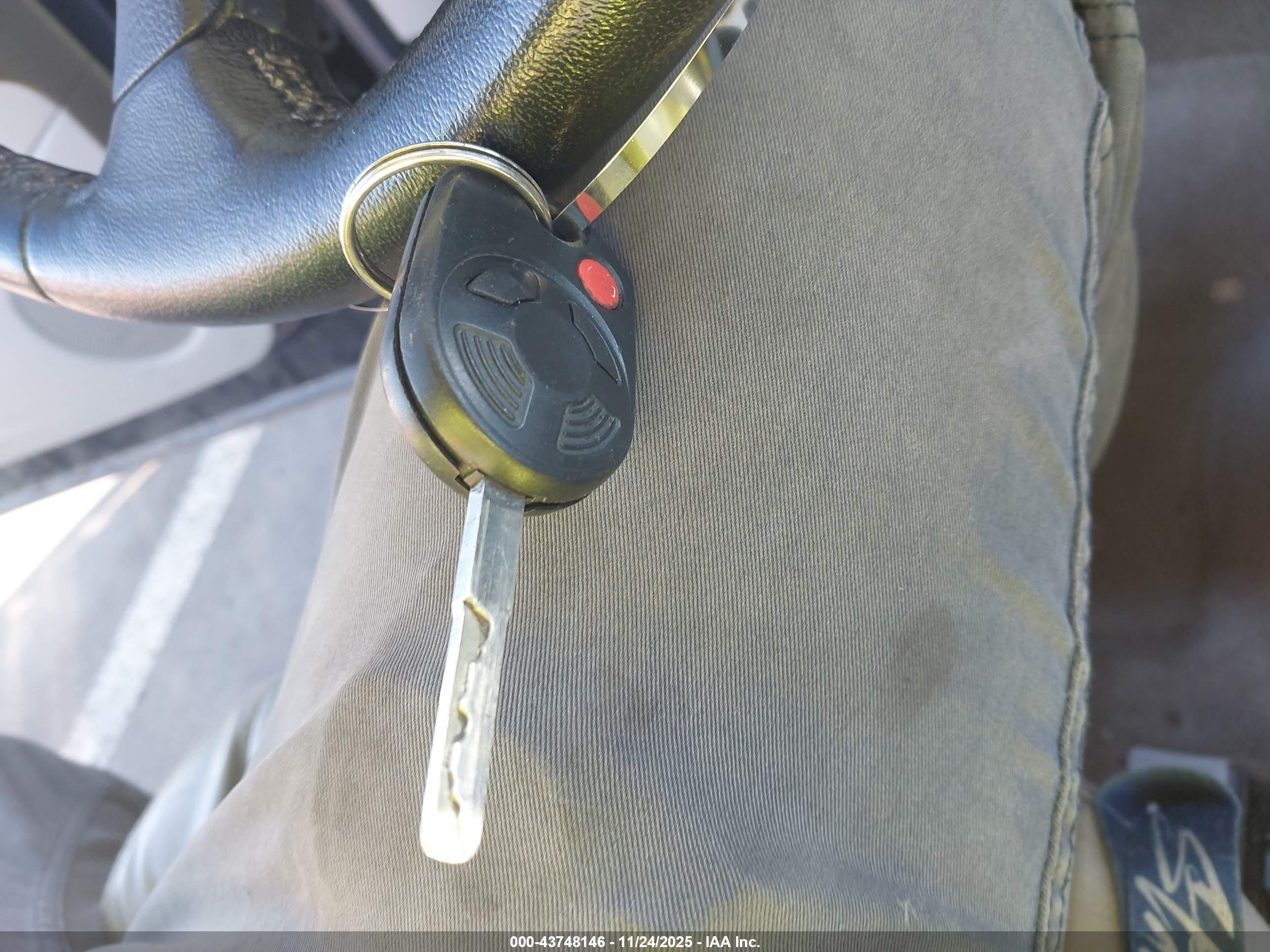 FORD ESCAPE image 11
