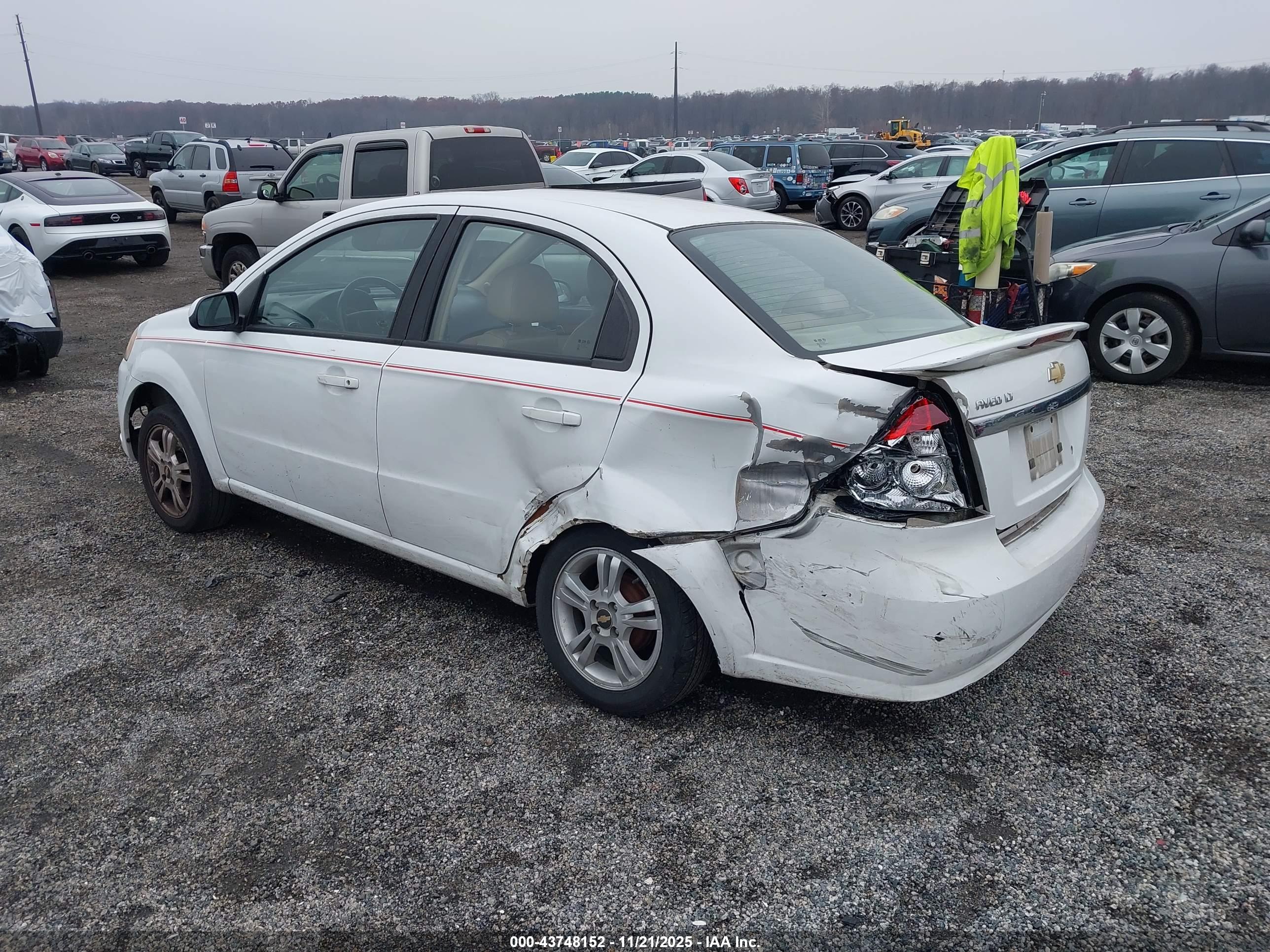 CHEVROLET AVEO image 3