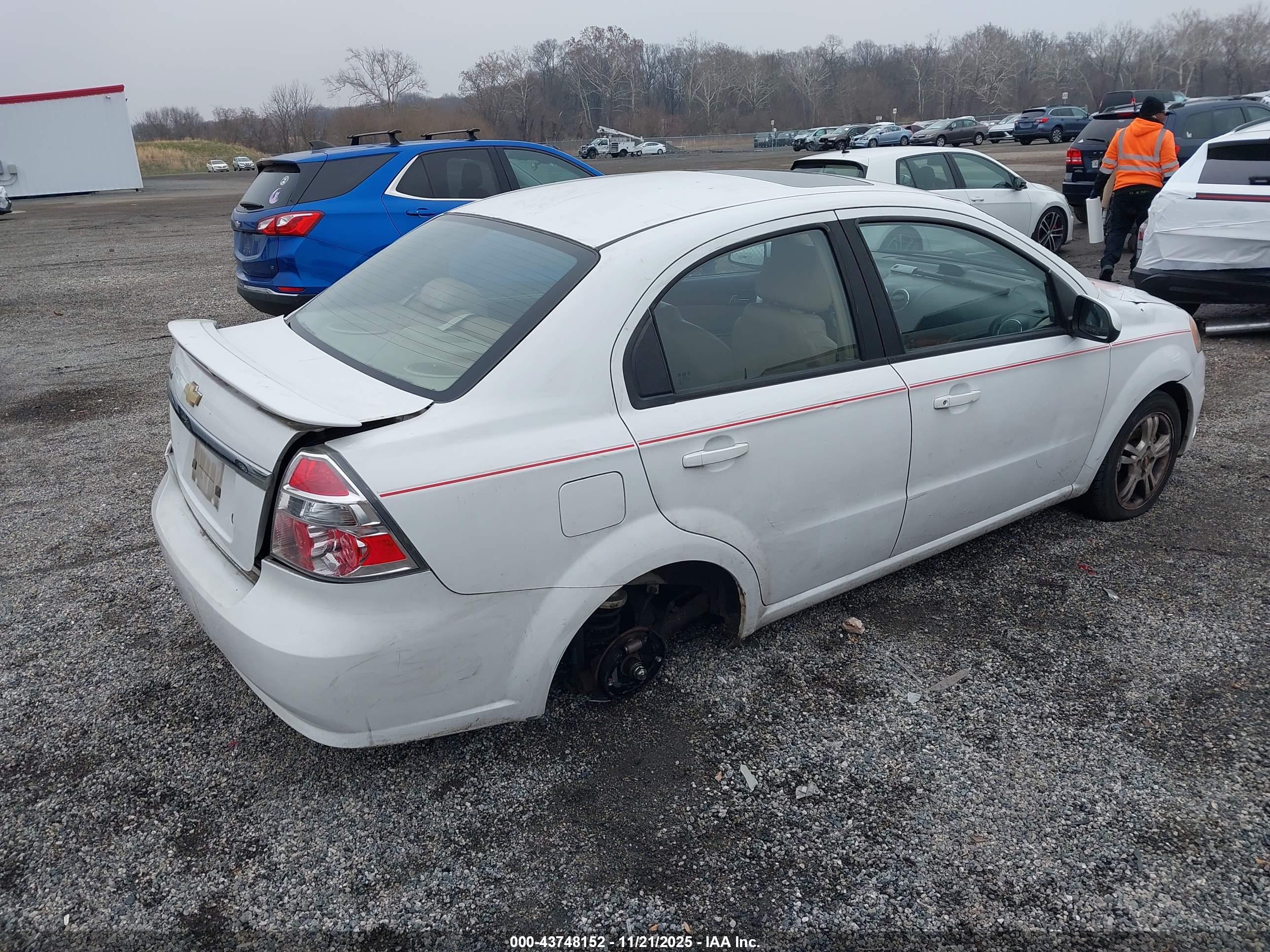 CHEVROLET AVEO image 4