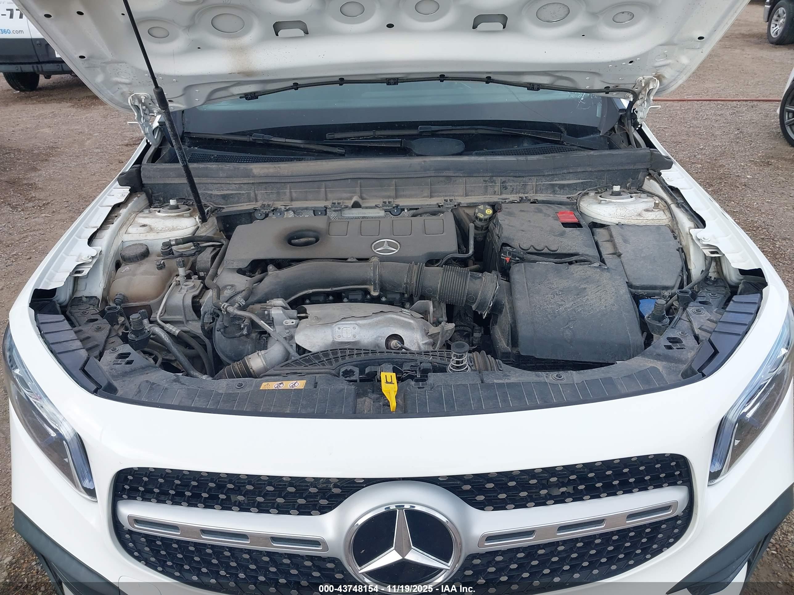 MERCEDES-BENZ GLB image 10