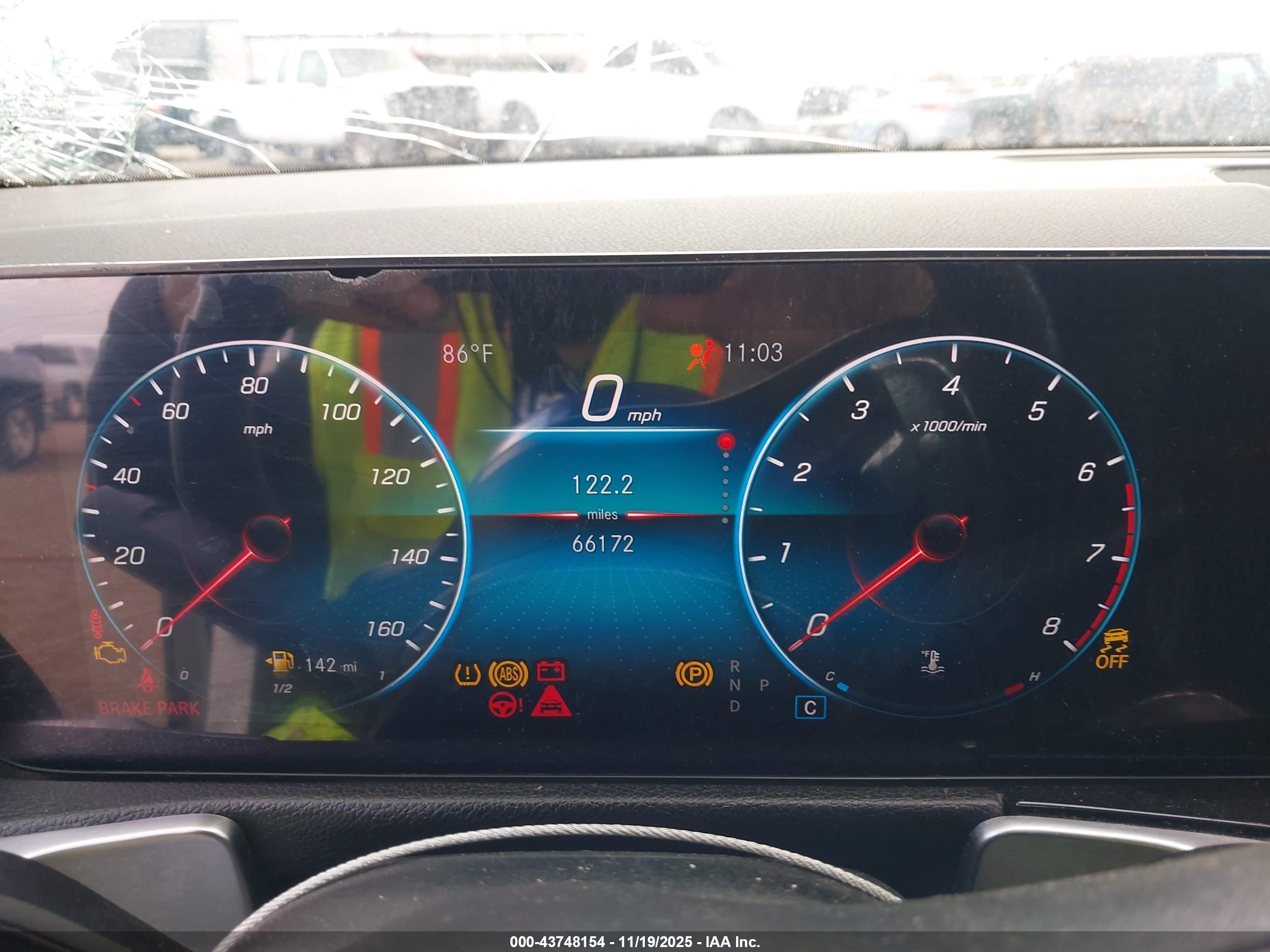 MERCEDES-BENZ GLB image 7