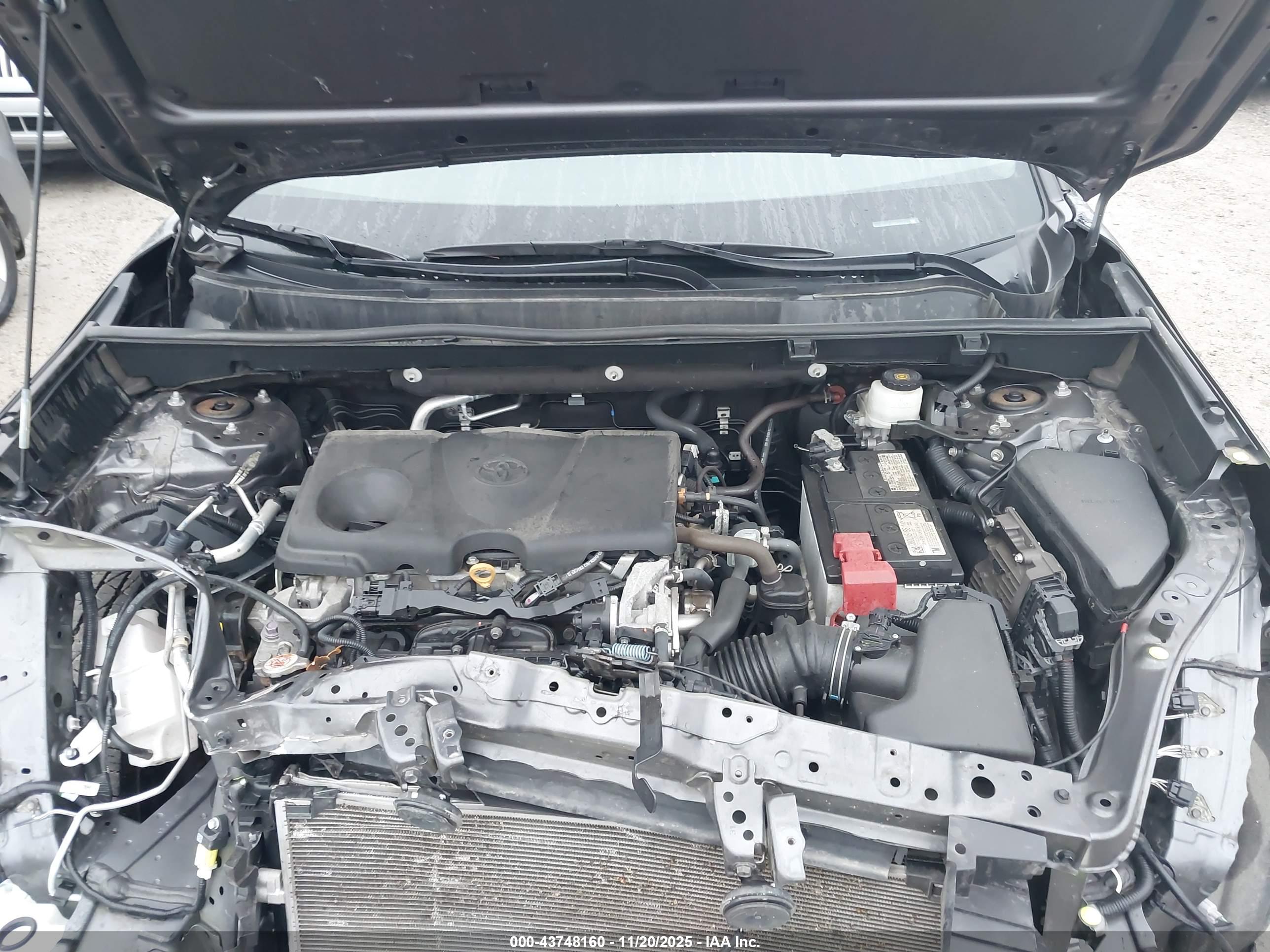 TOYOTA RAV4 image 10