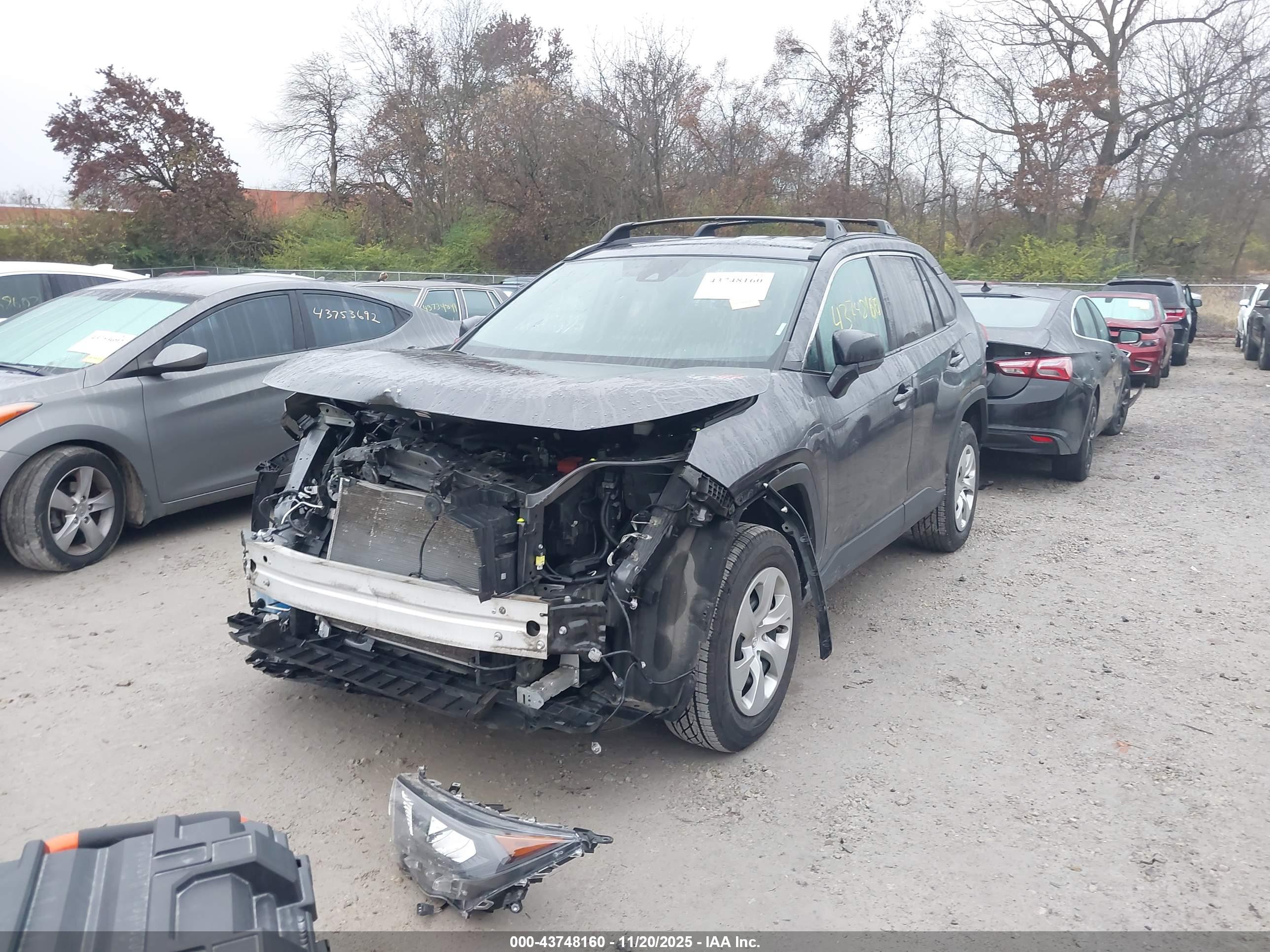 TOYOTA RAV4 image 2