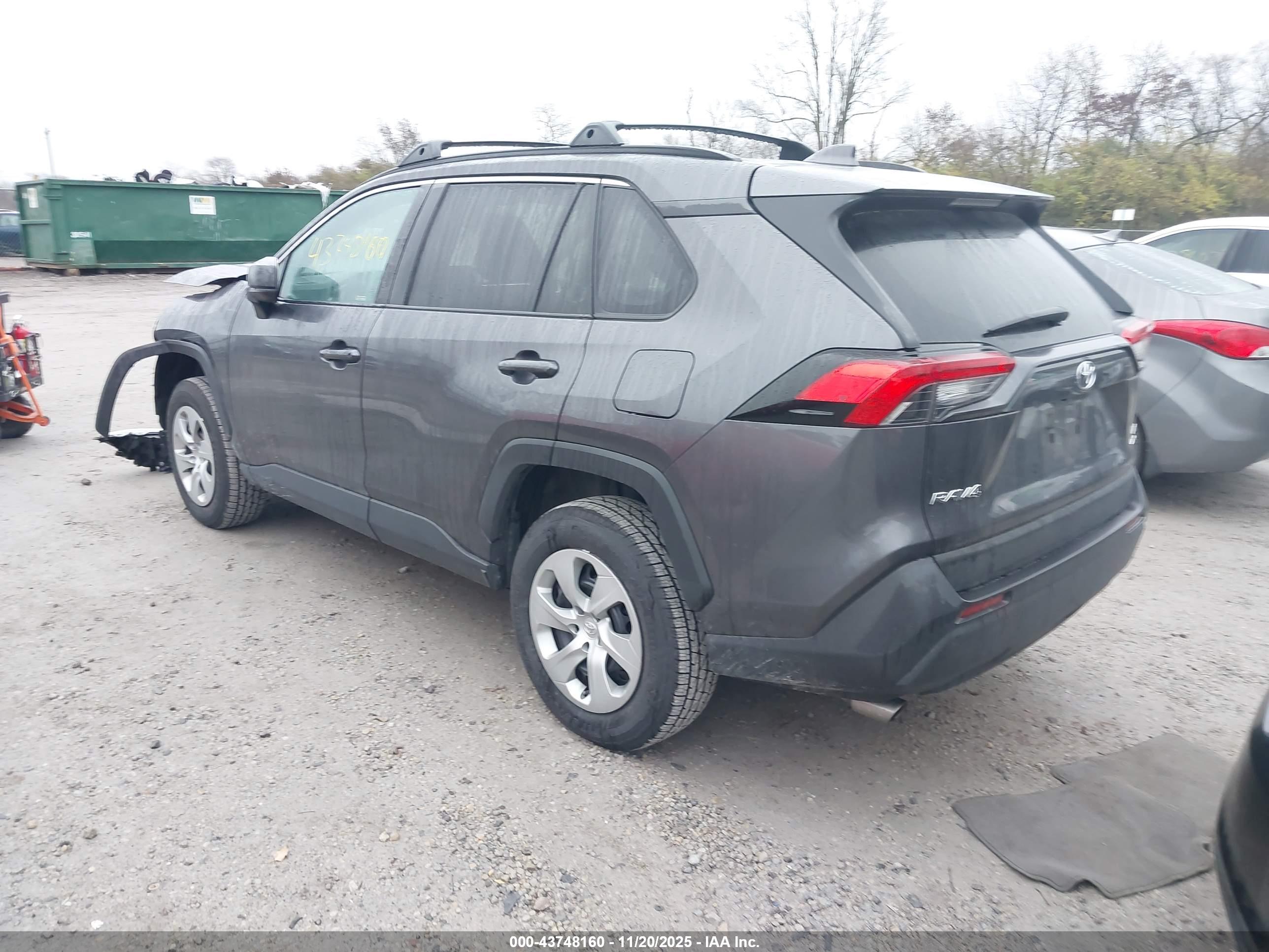 TOYOTA RAV4 image 3