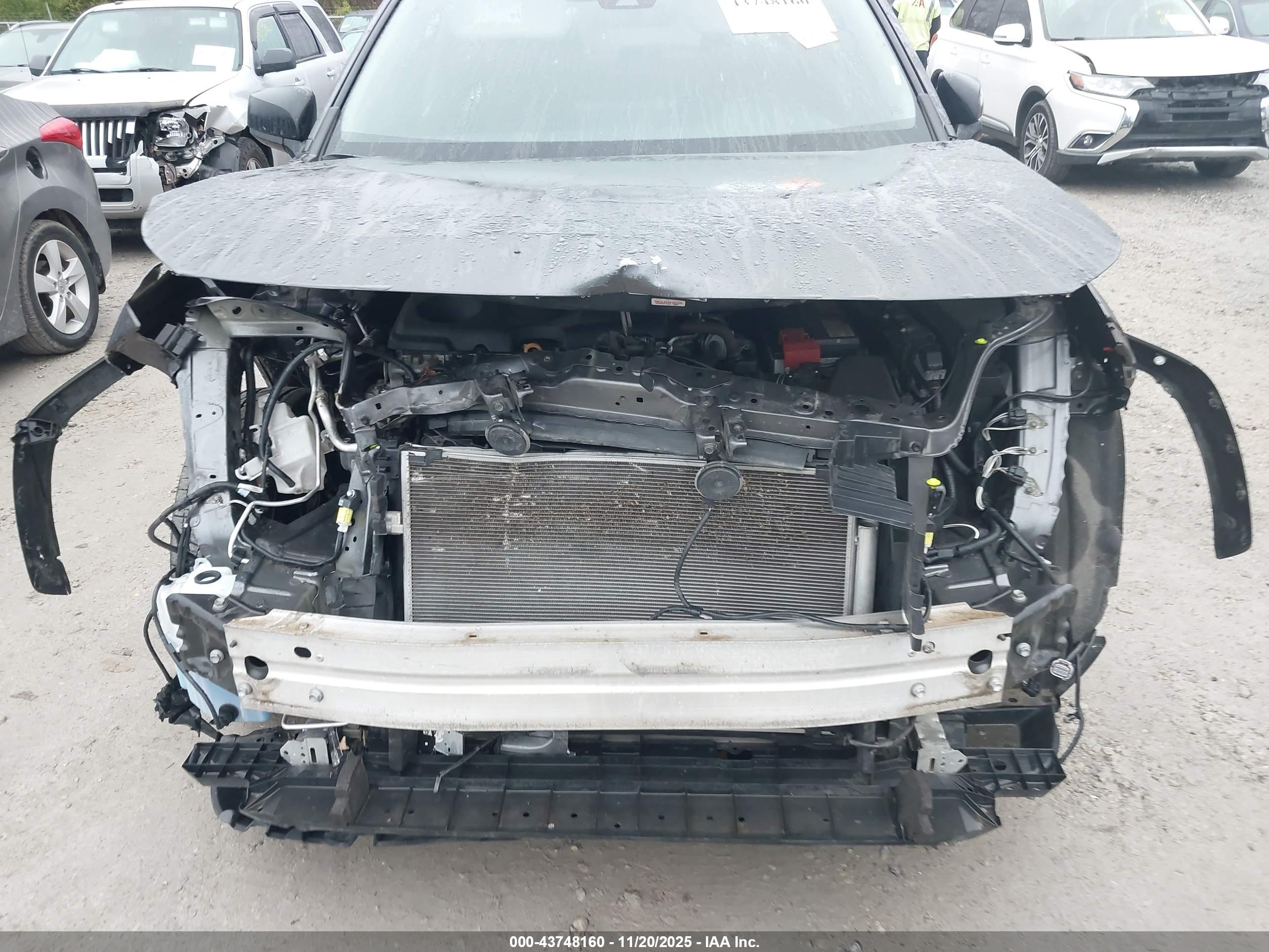 TOYOTA RAV4 image 6