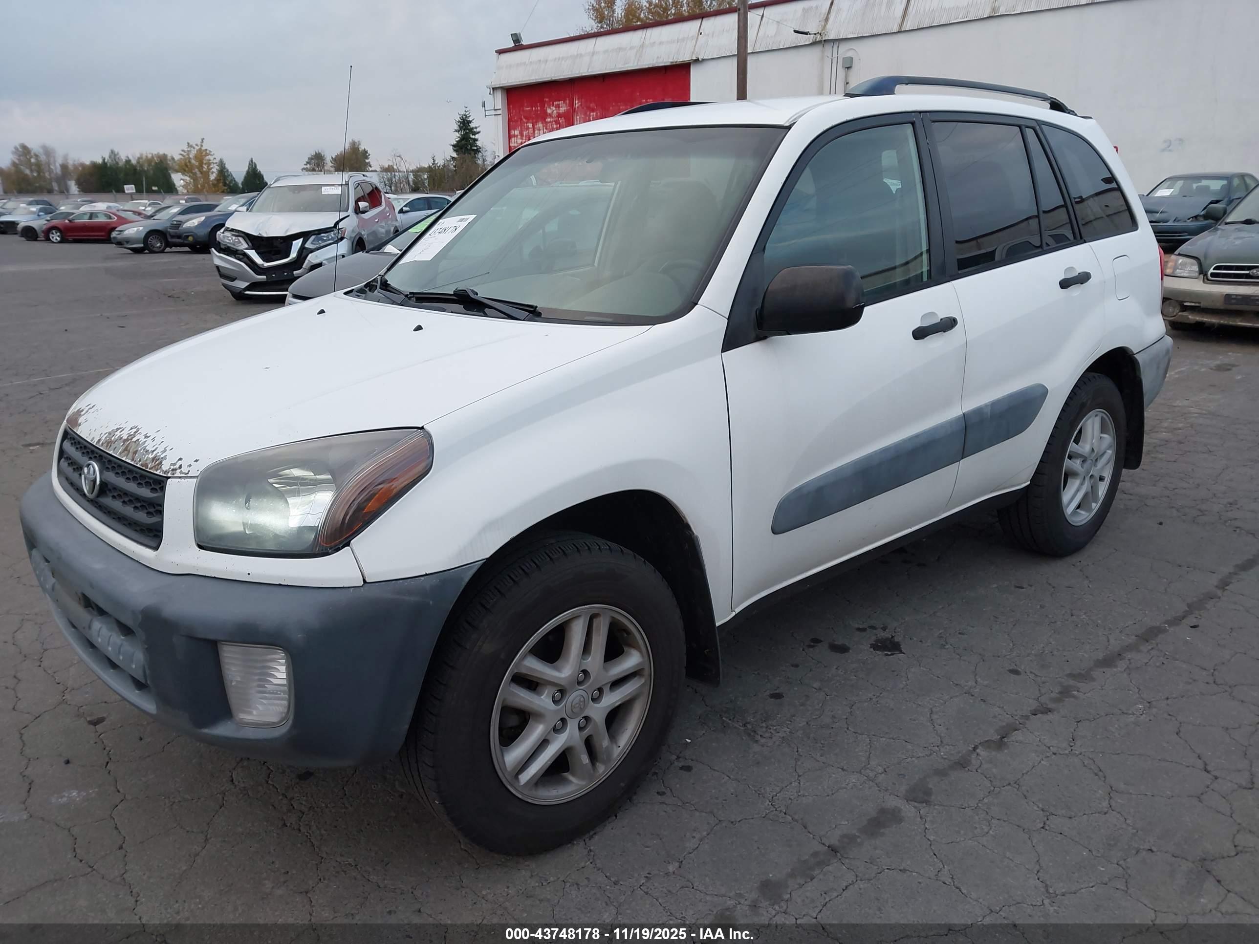 TOYOTA RAV4 image 2