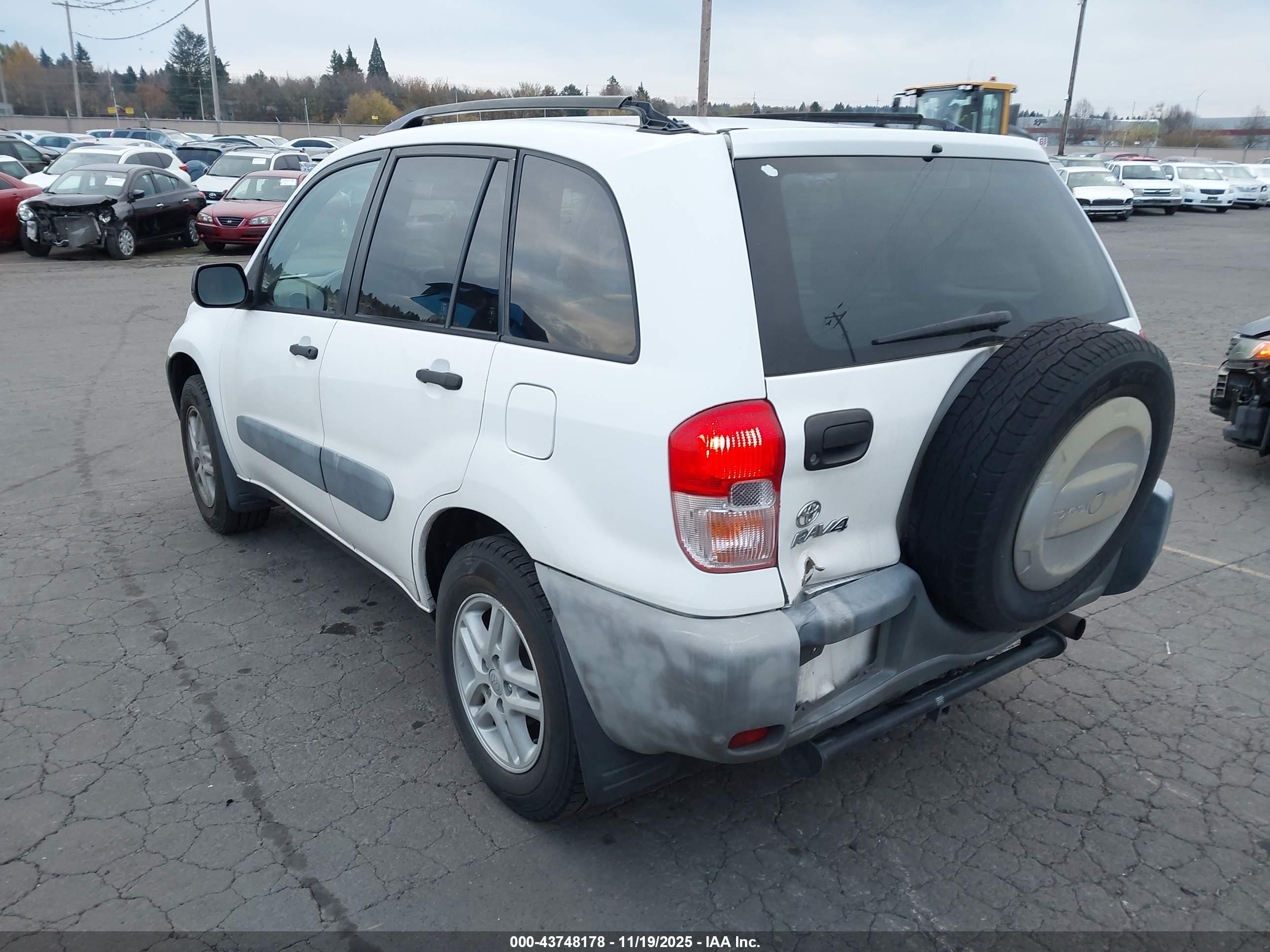 TOYOTA RAV4 image 3