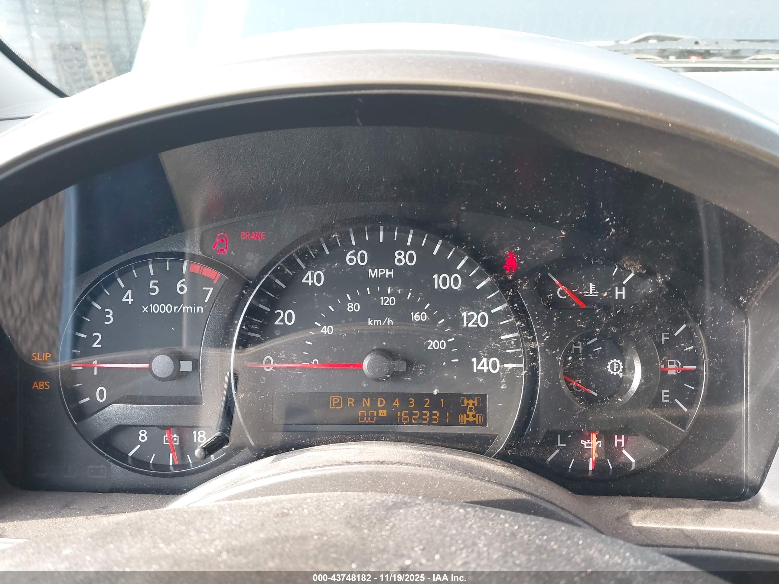 NISSAN TITAN image 7