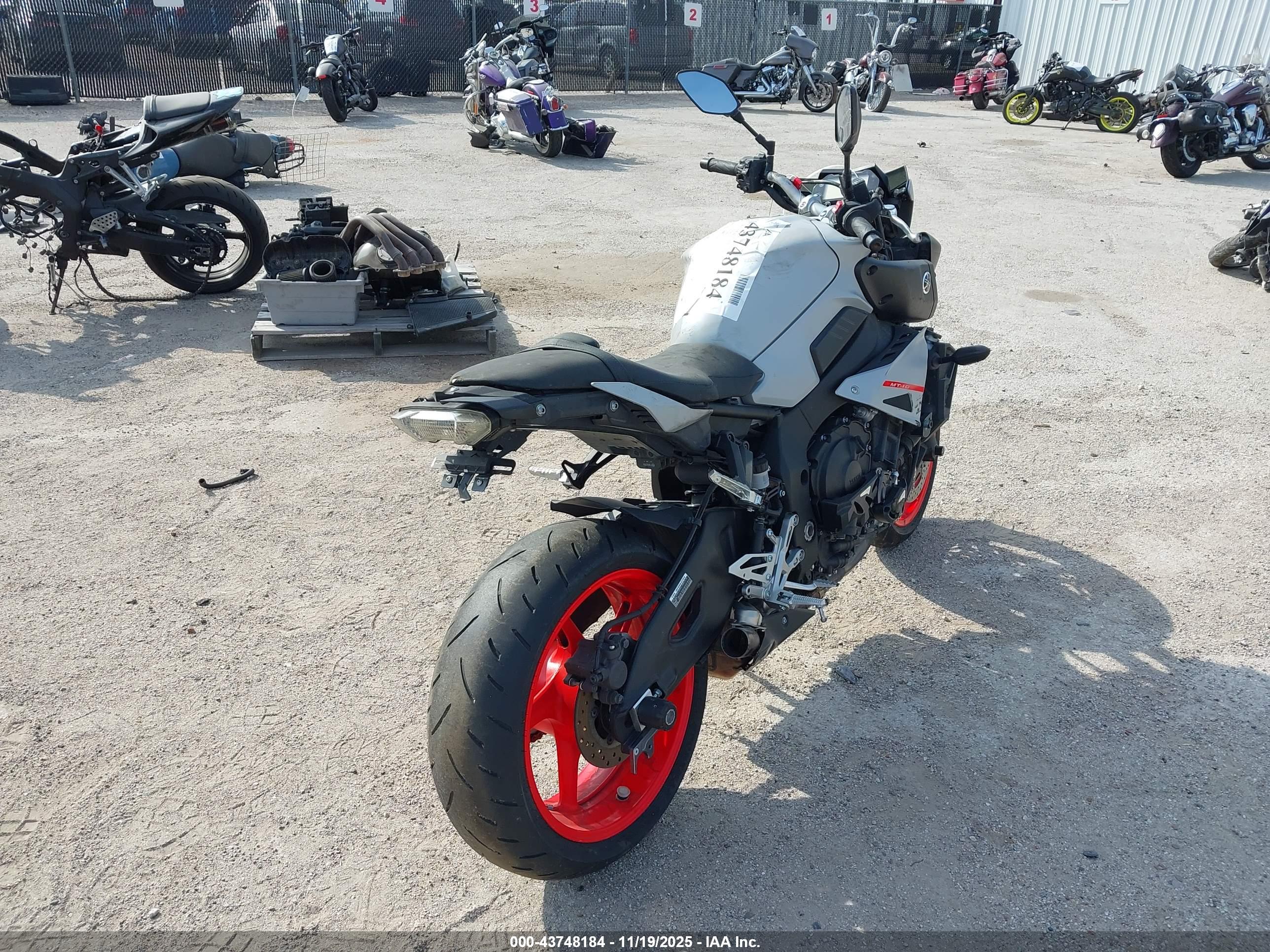YAMAHA MTN1000 image 4