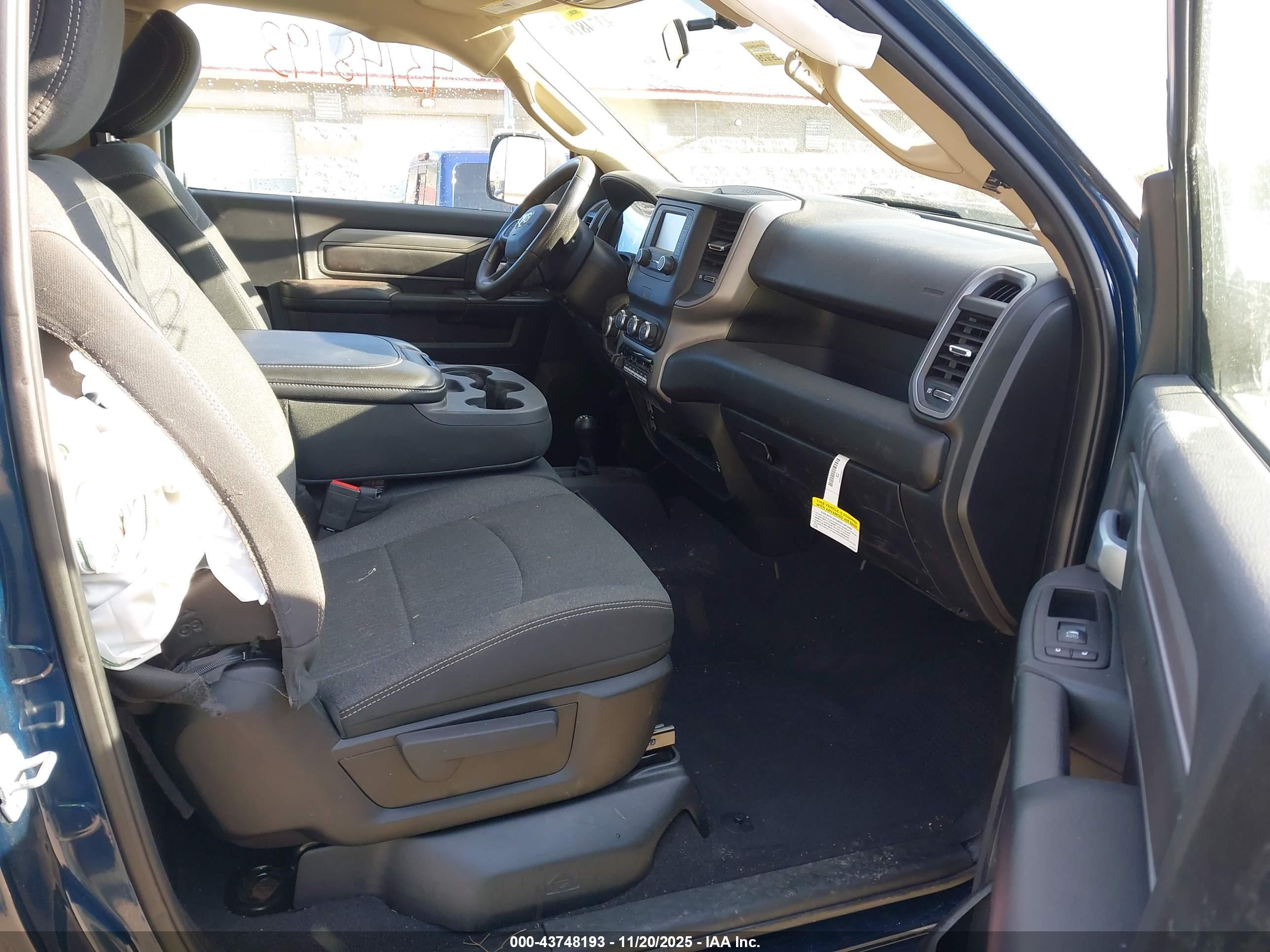 RAM 2500 image 5