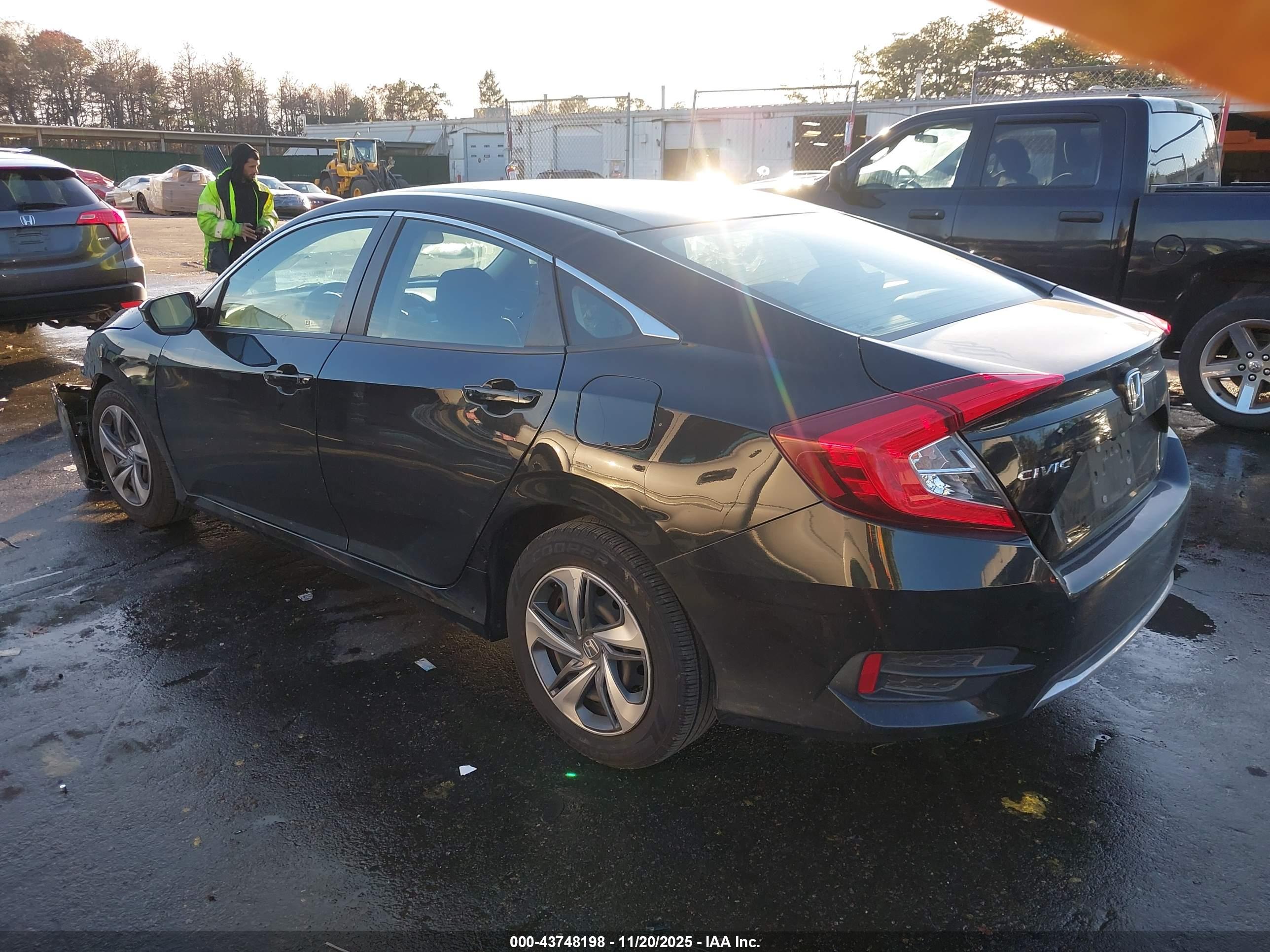 HONDA CIVIC image 3