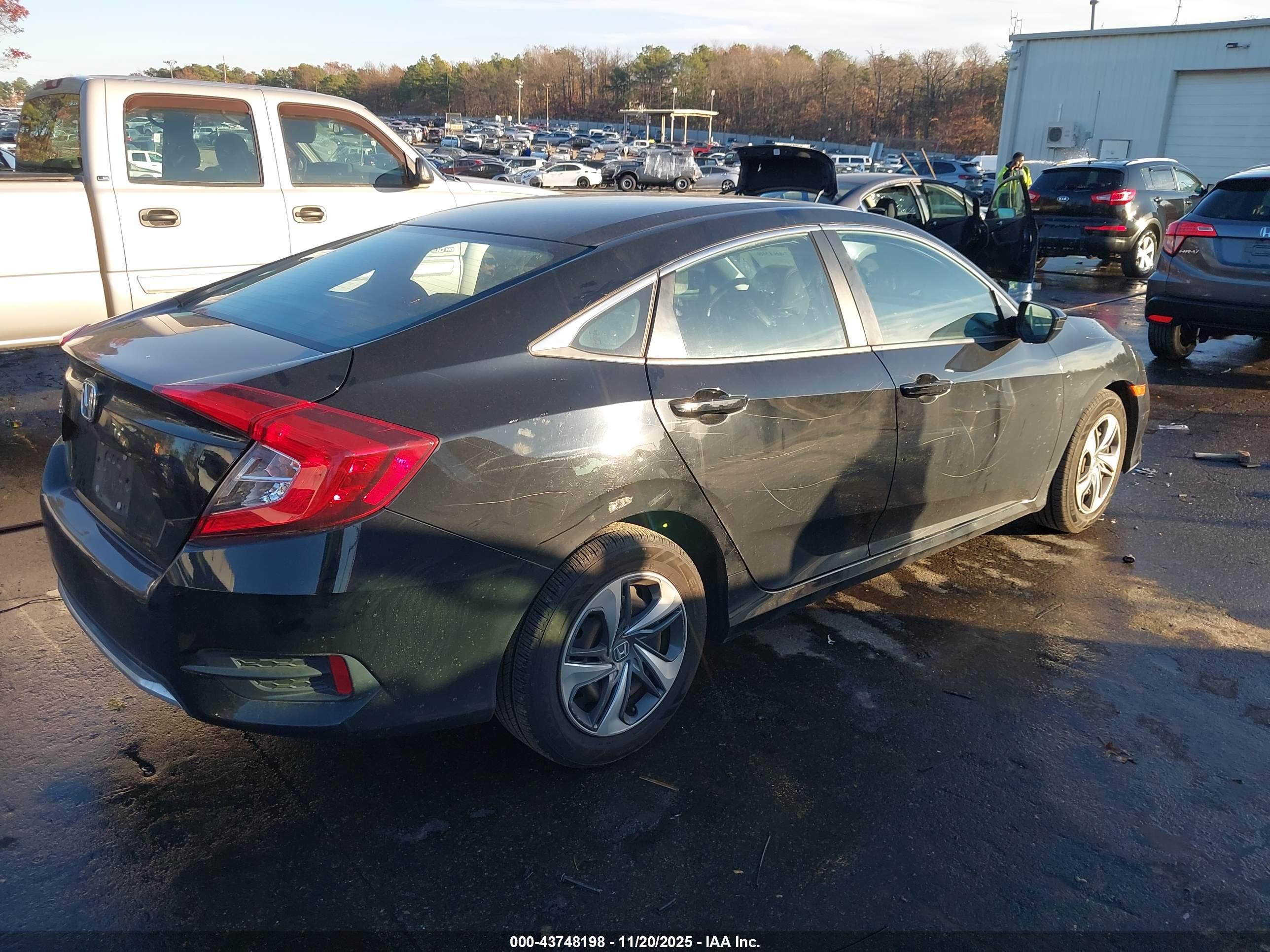 HONDA CIVIC image 4
