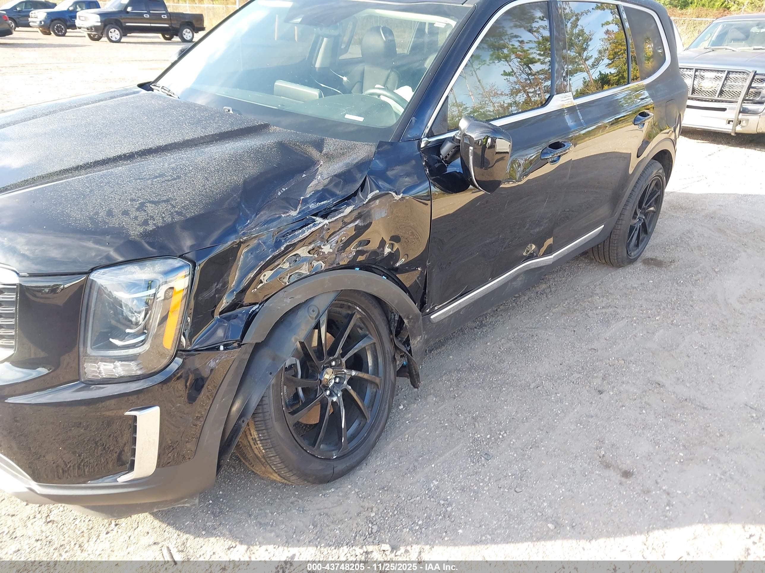 KIA TELLURIDE image 6