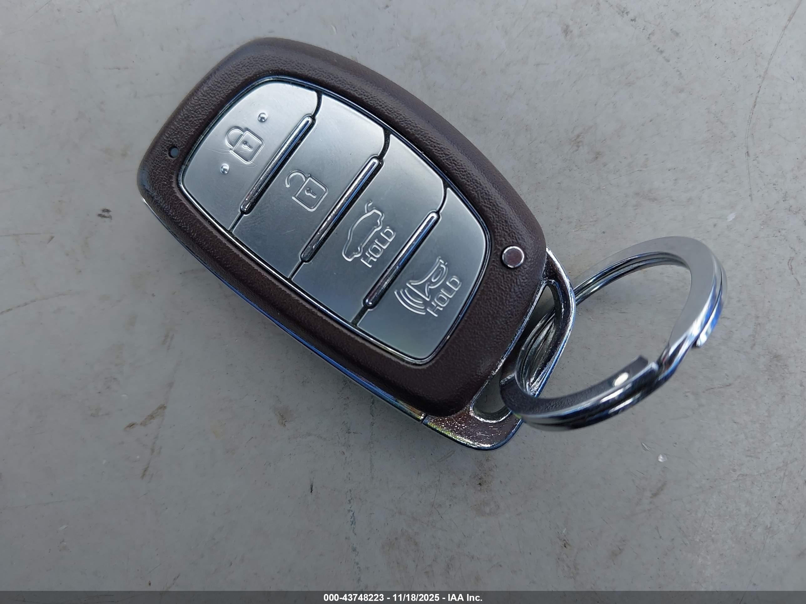 HYUNDAI ELANTRA image 11