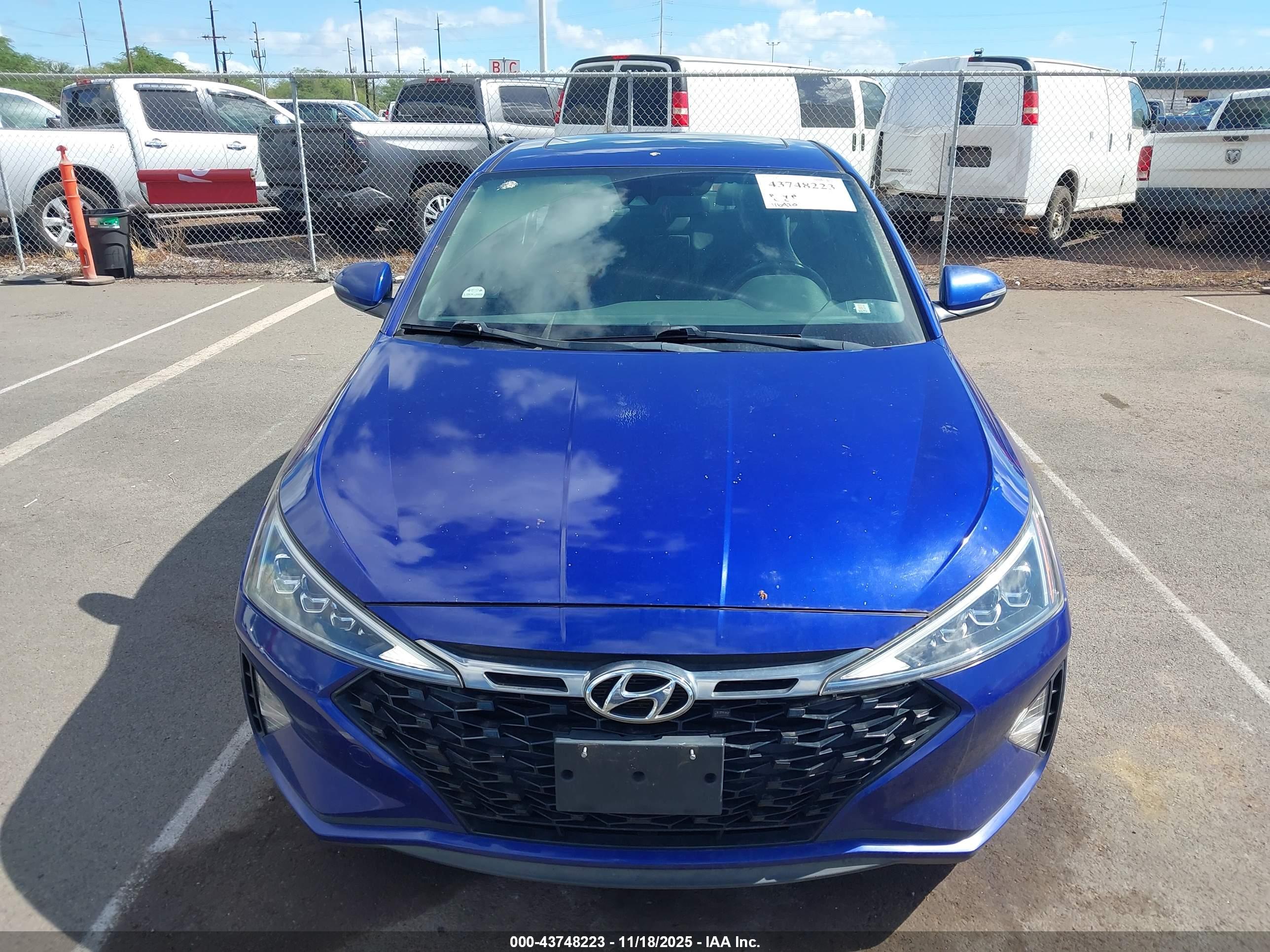 HYUNDAI ELANTRA image 6