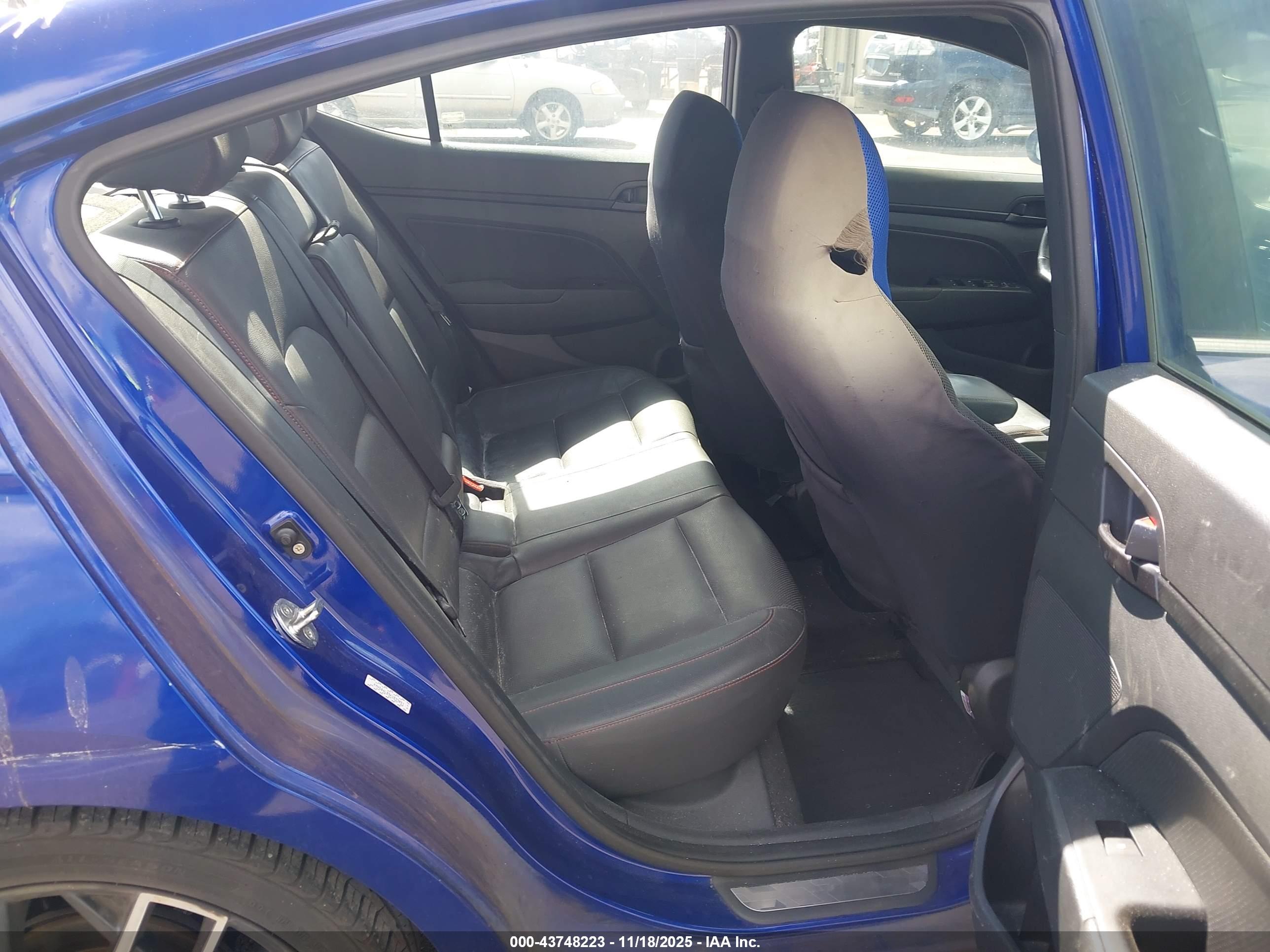 HYUNDAI ELANTRA image 8