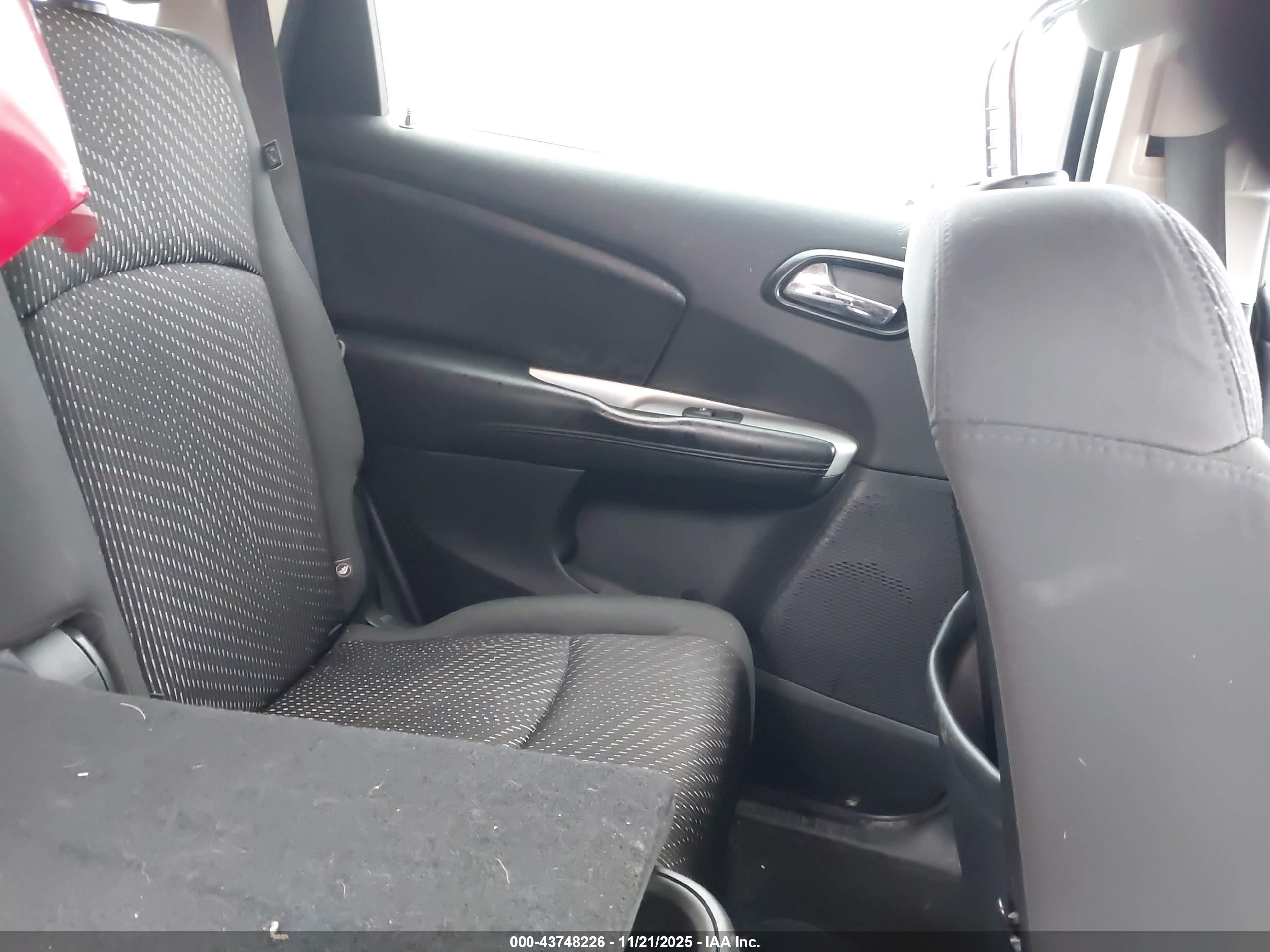 DODGE JOURNEY image 8