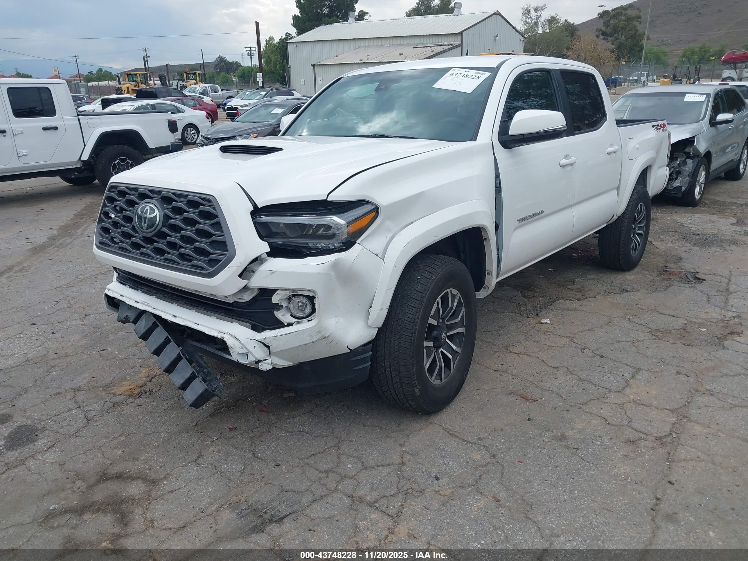 TOYOTA TACOMA image 2