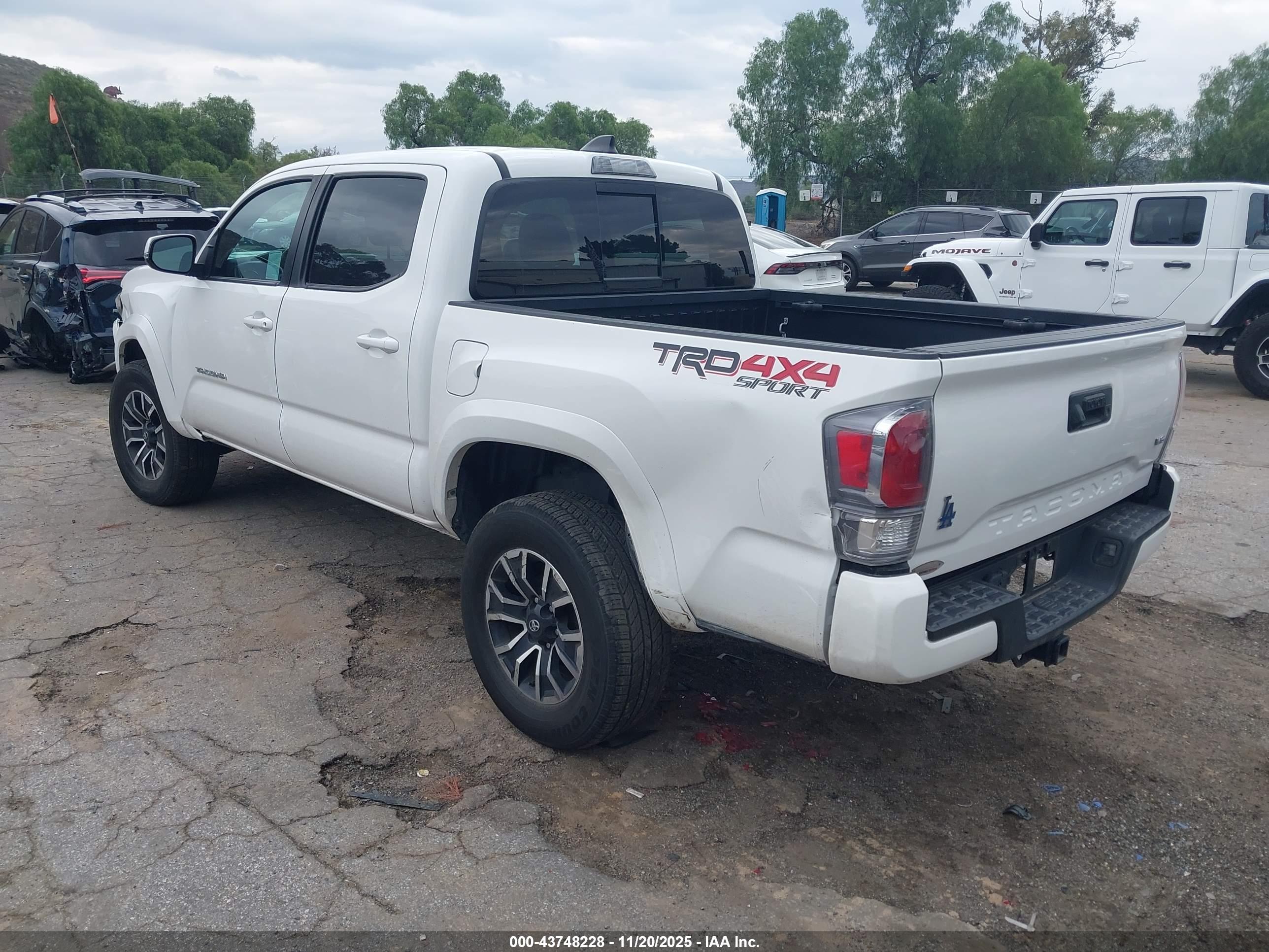 TOYOTA TACOMA image 3