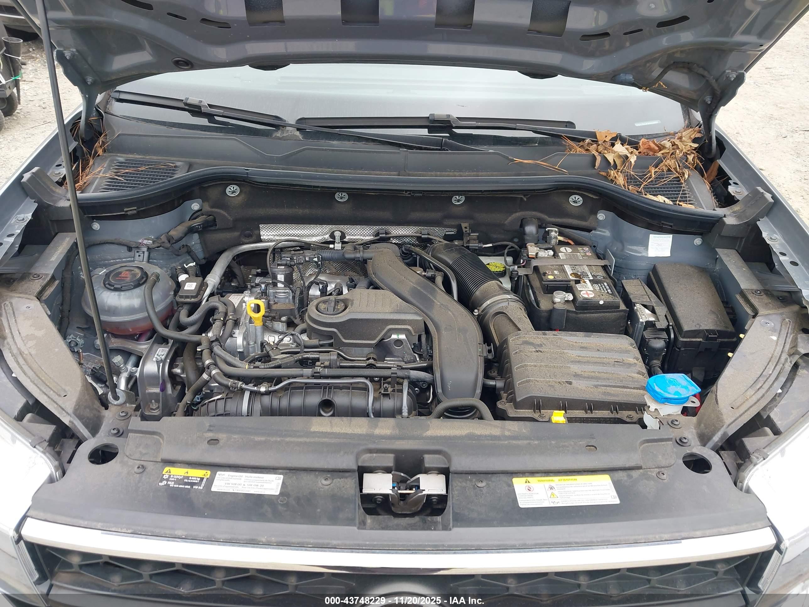 VOLKSWAGEN TAOS image 10
