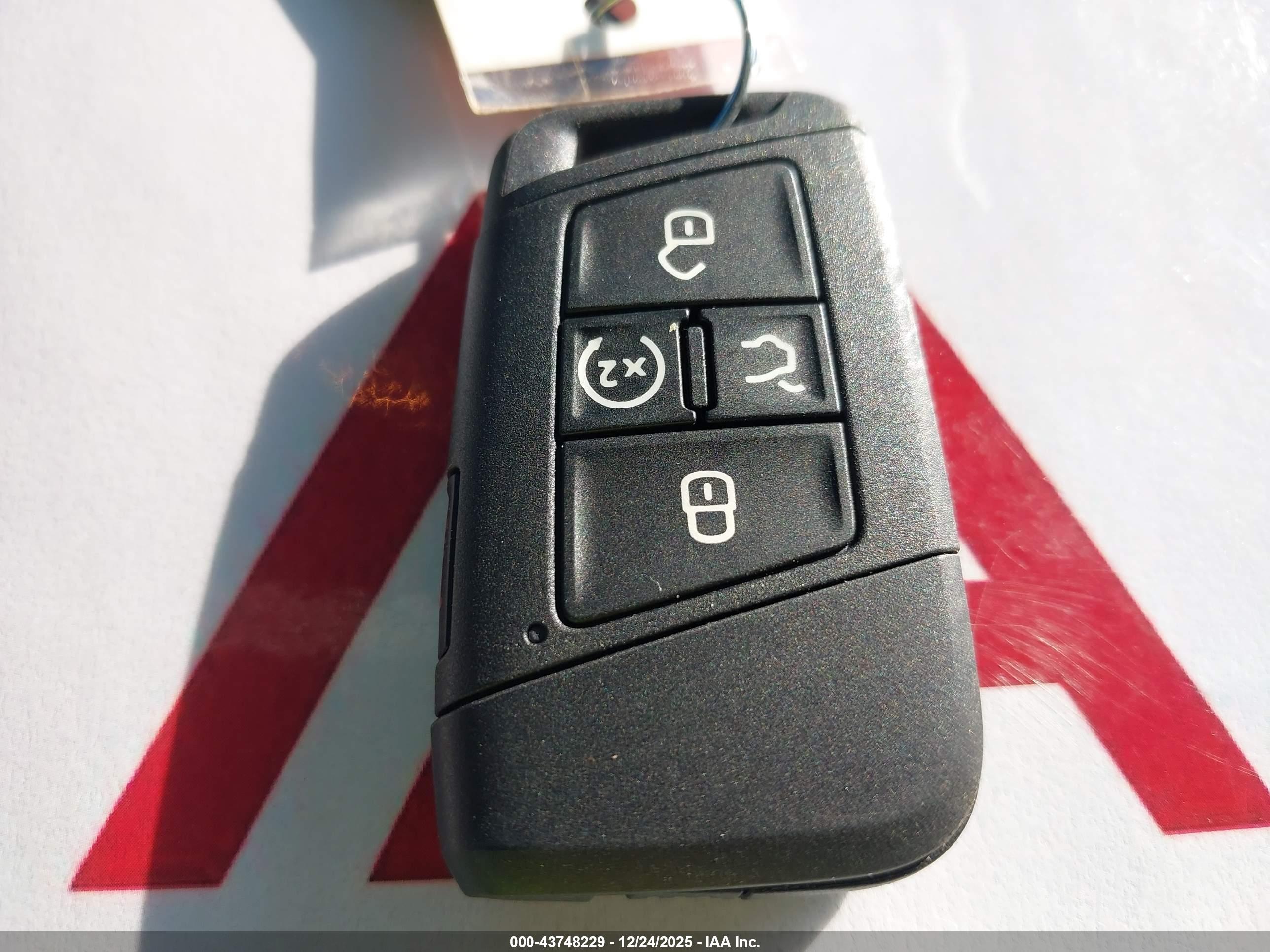 VOLKSWAGEN TAOS image 11