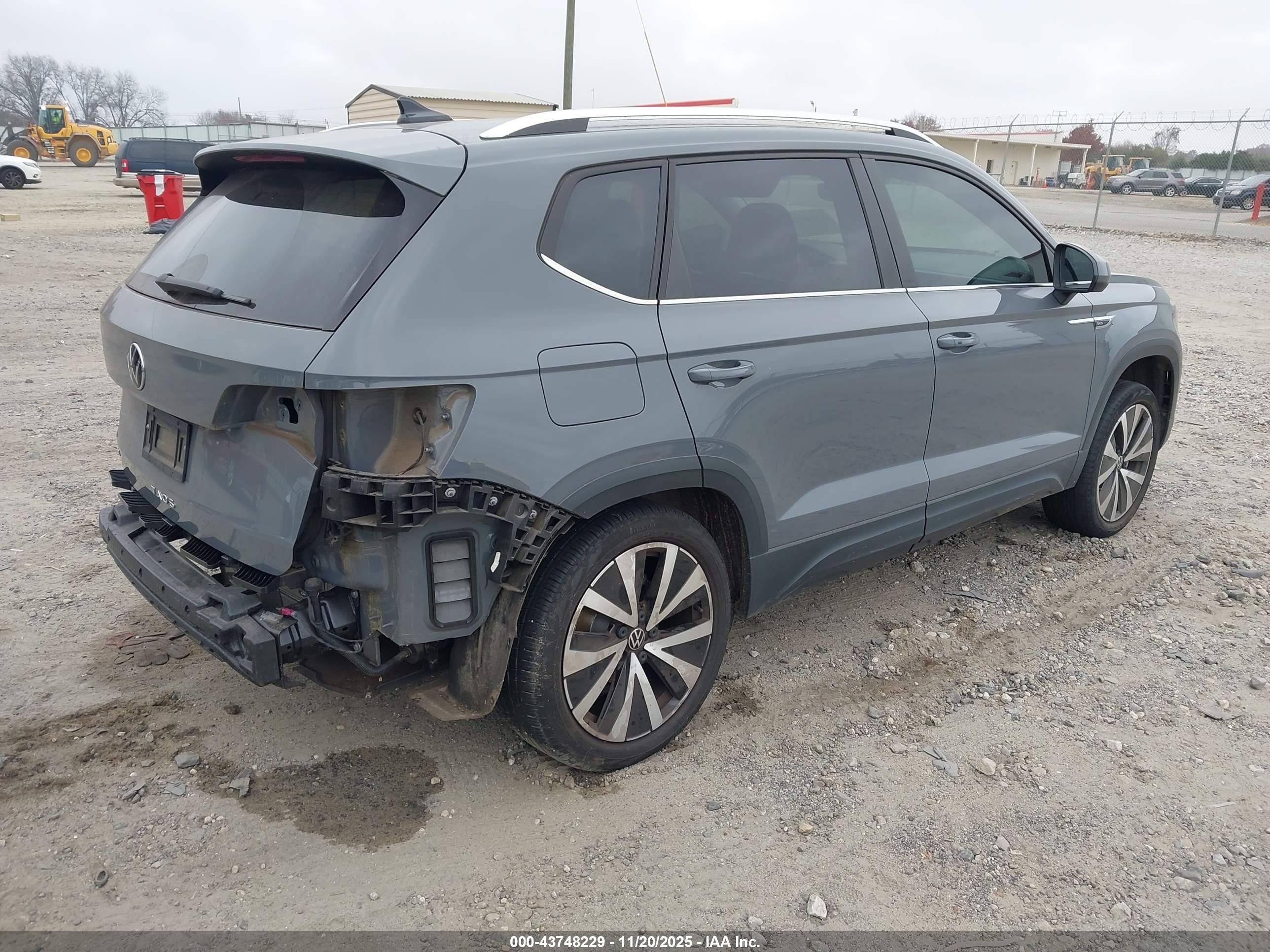 VOLKSWAGEN TAOS image 4