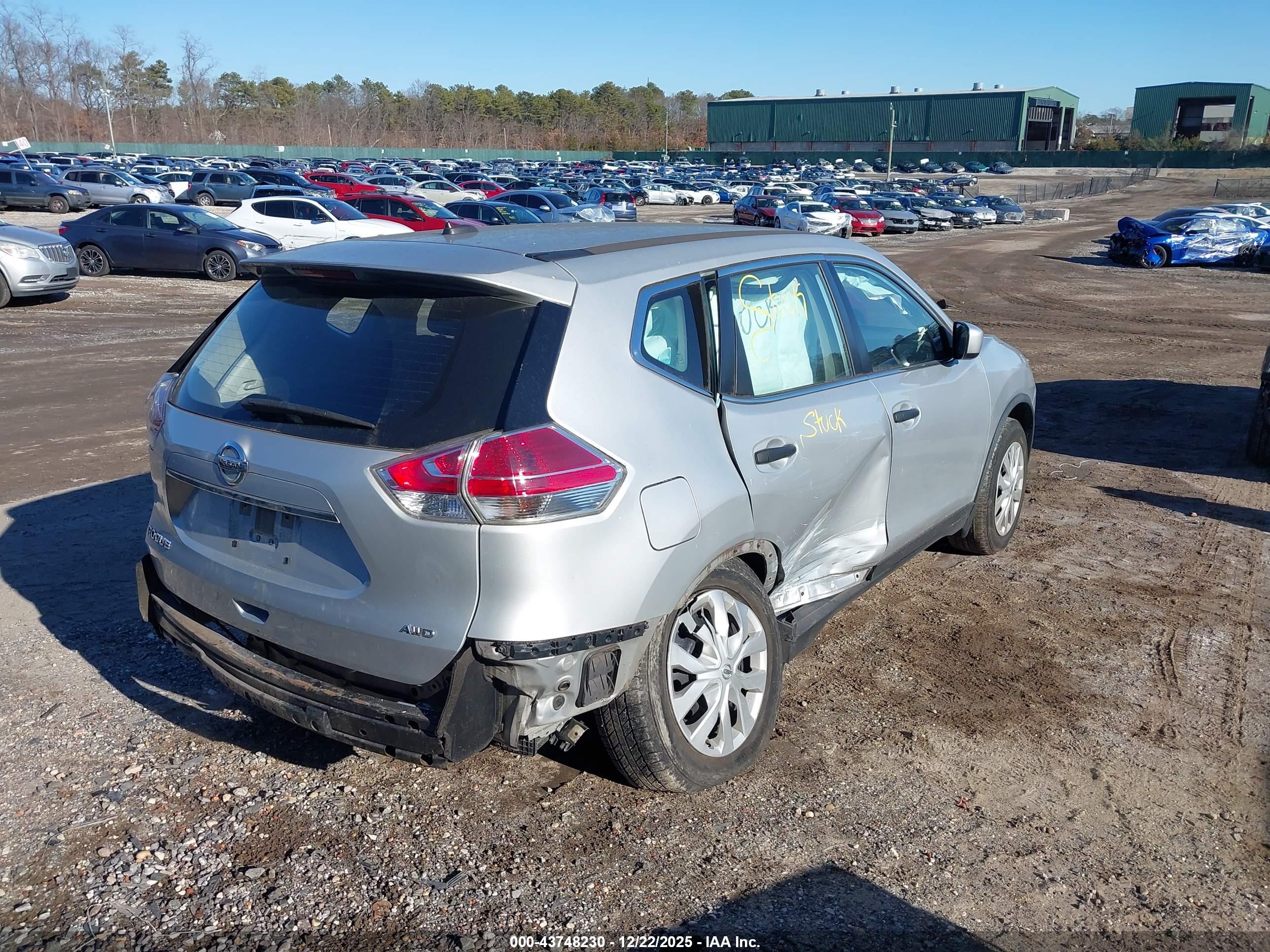 NISSAN ROGUE image 4