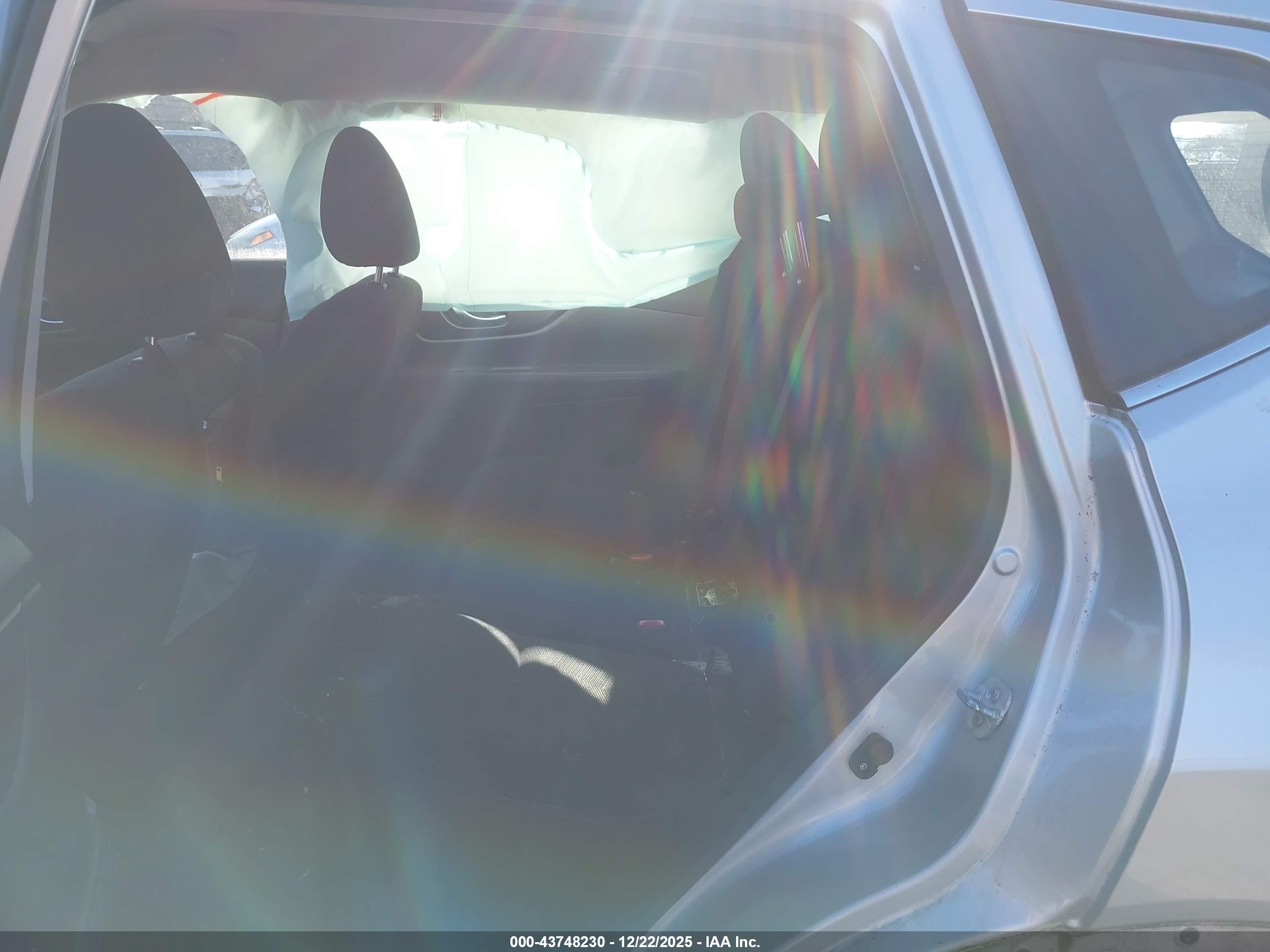 NISSAN ROGUE image 8