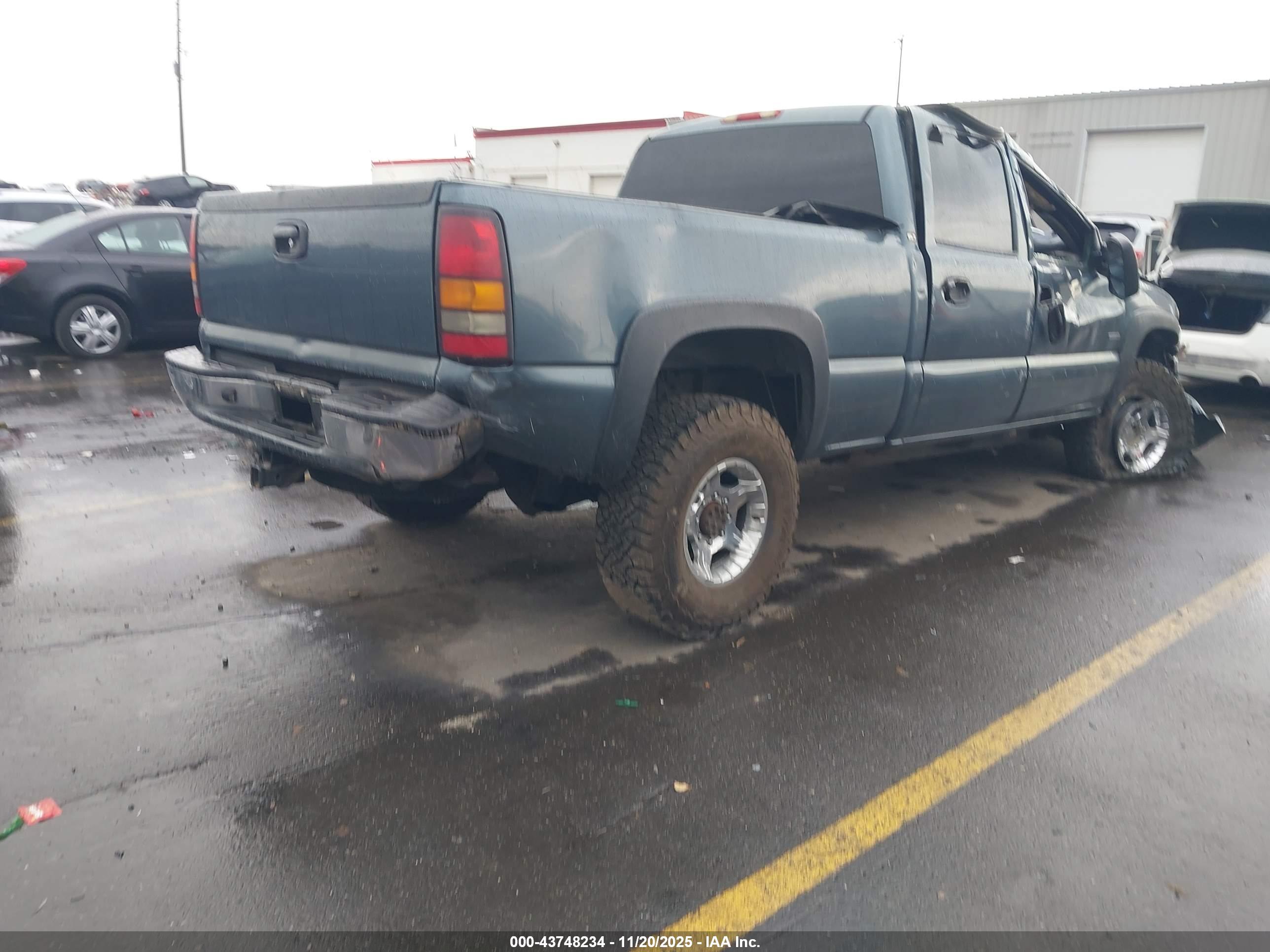 GMC SIERRA image 4