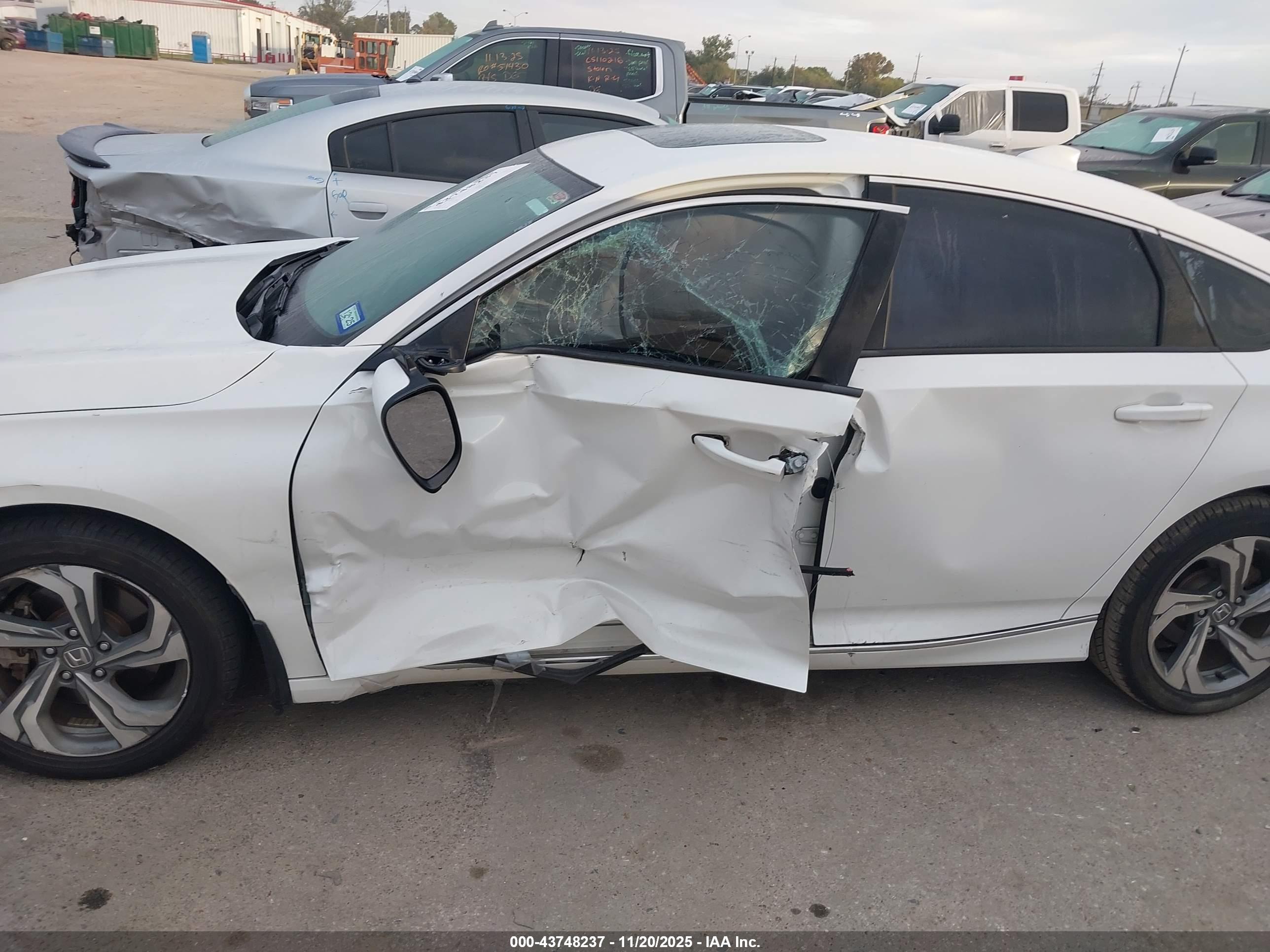 HONDA ACCORD image 6