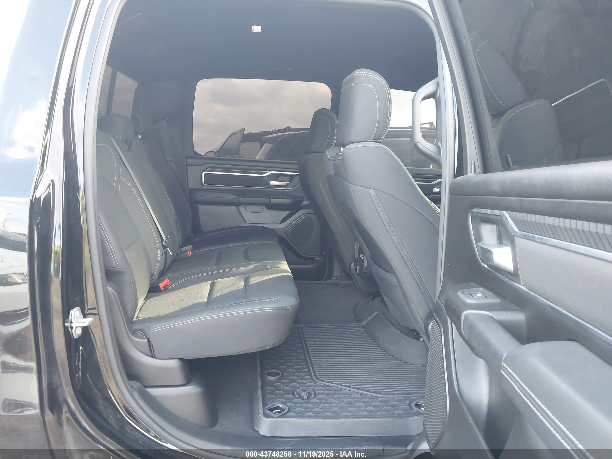 RAM 1500 image 8