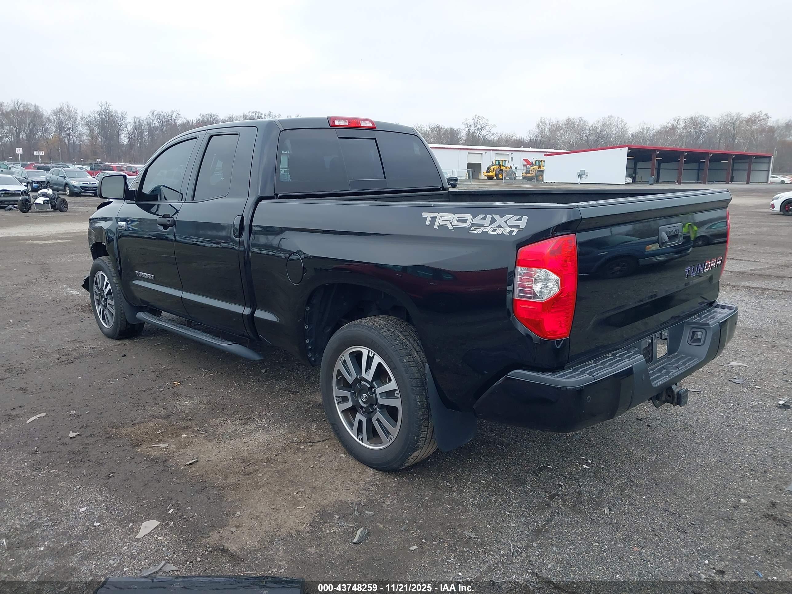 TOYOTA TUNDRA image 3