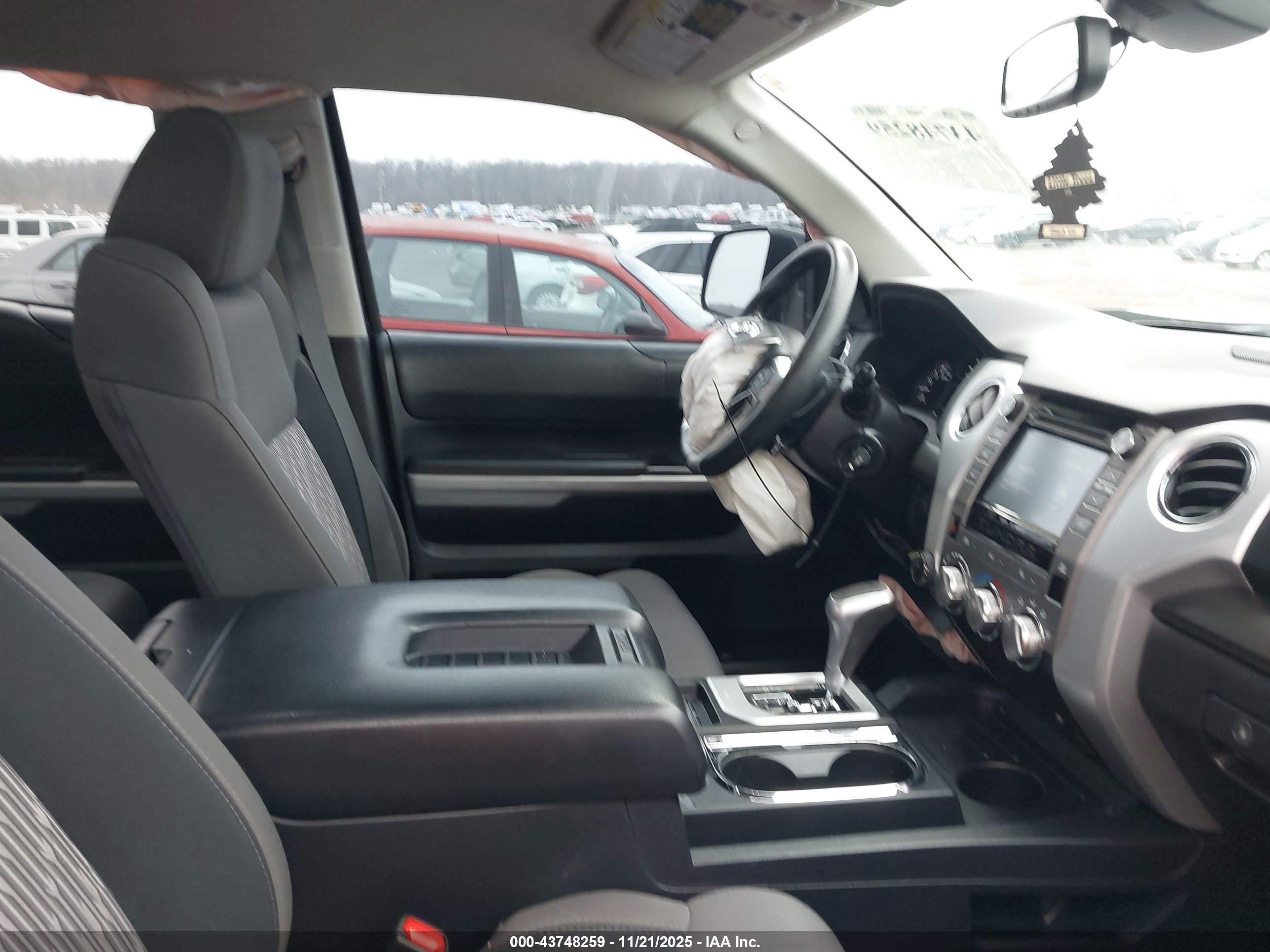 TOYOTA TUNDRA image 5