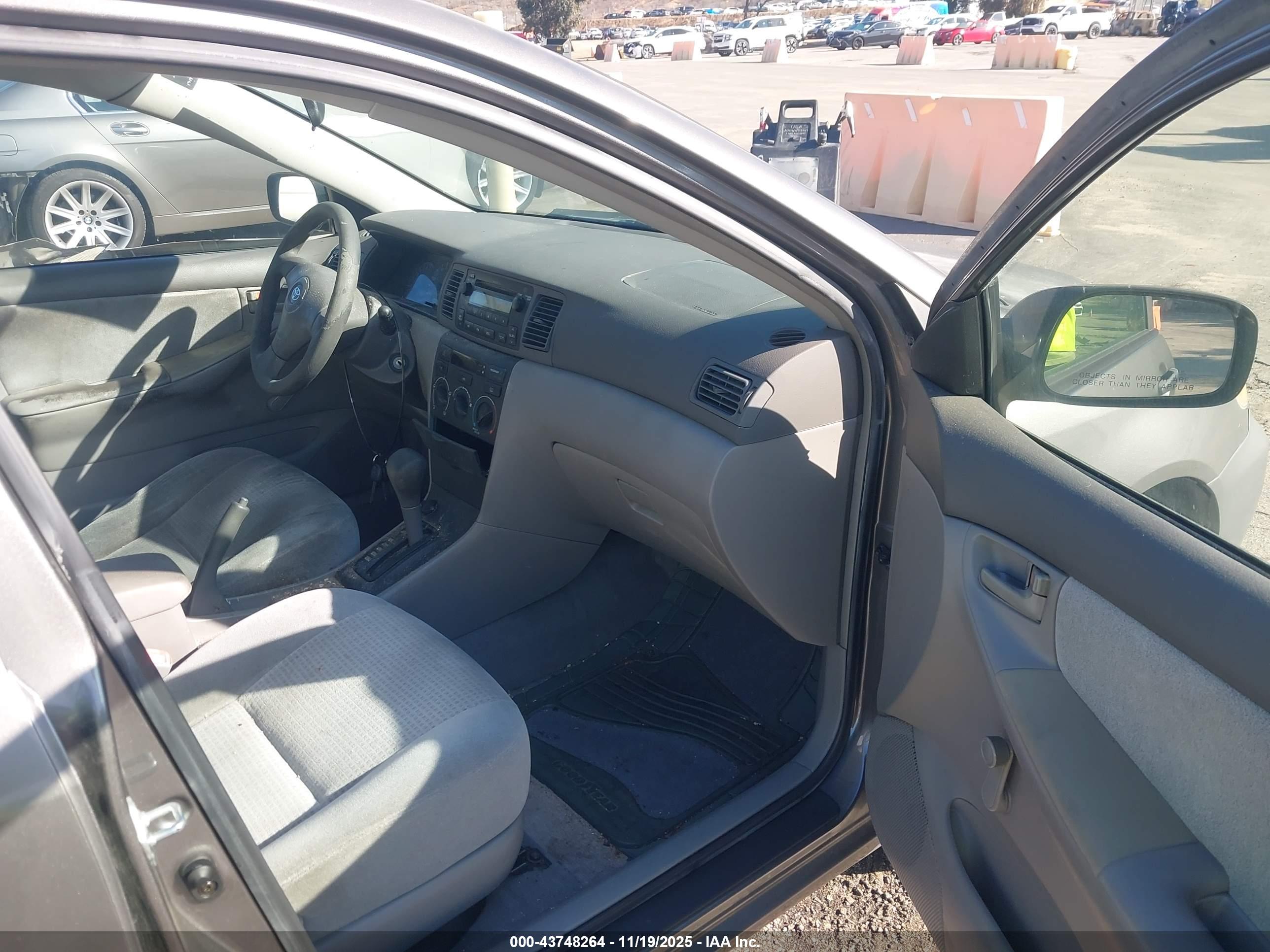 TOYOTA COROLLA image 5