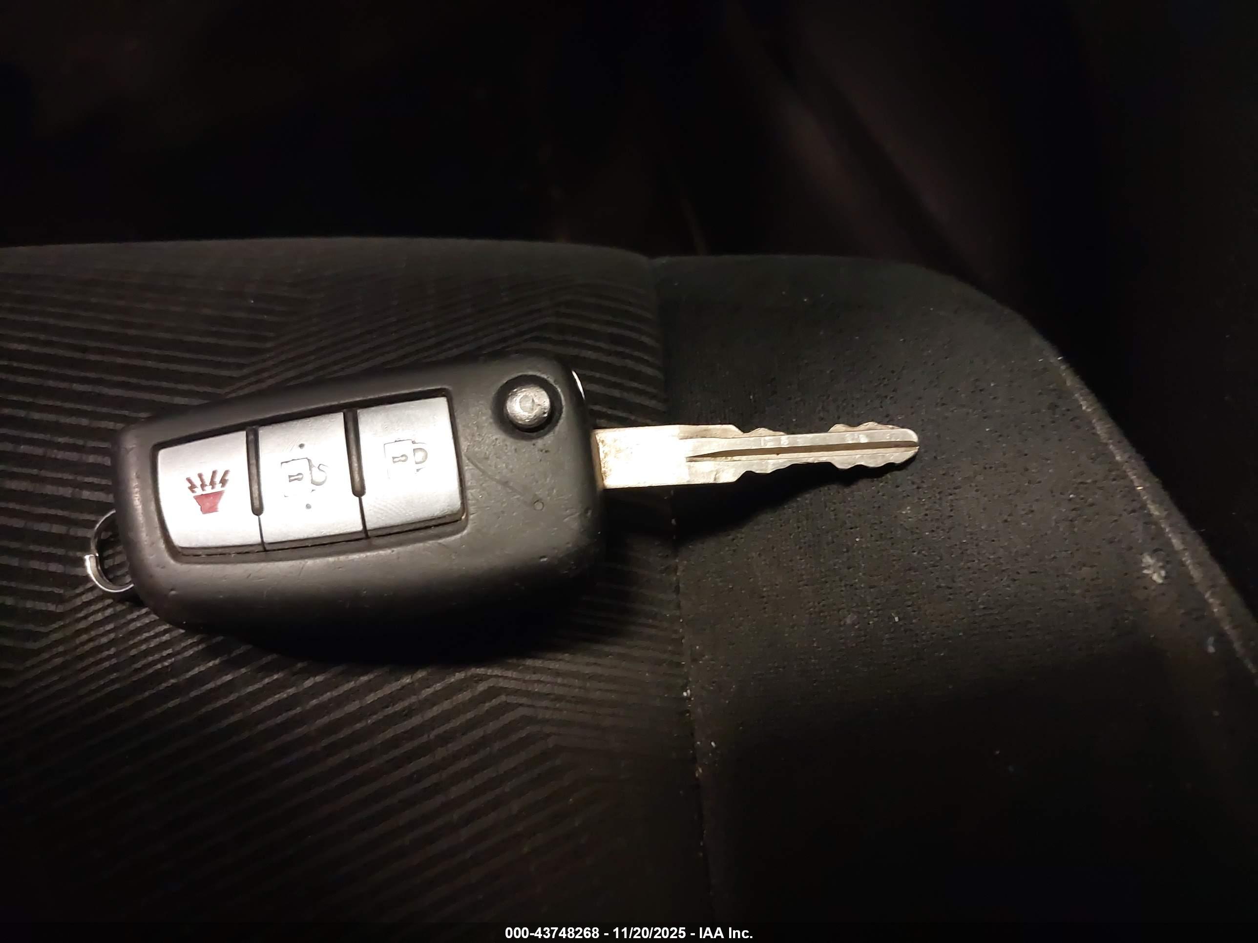 NISSAN ROGUE image 11