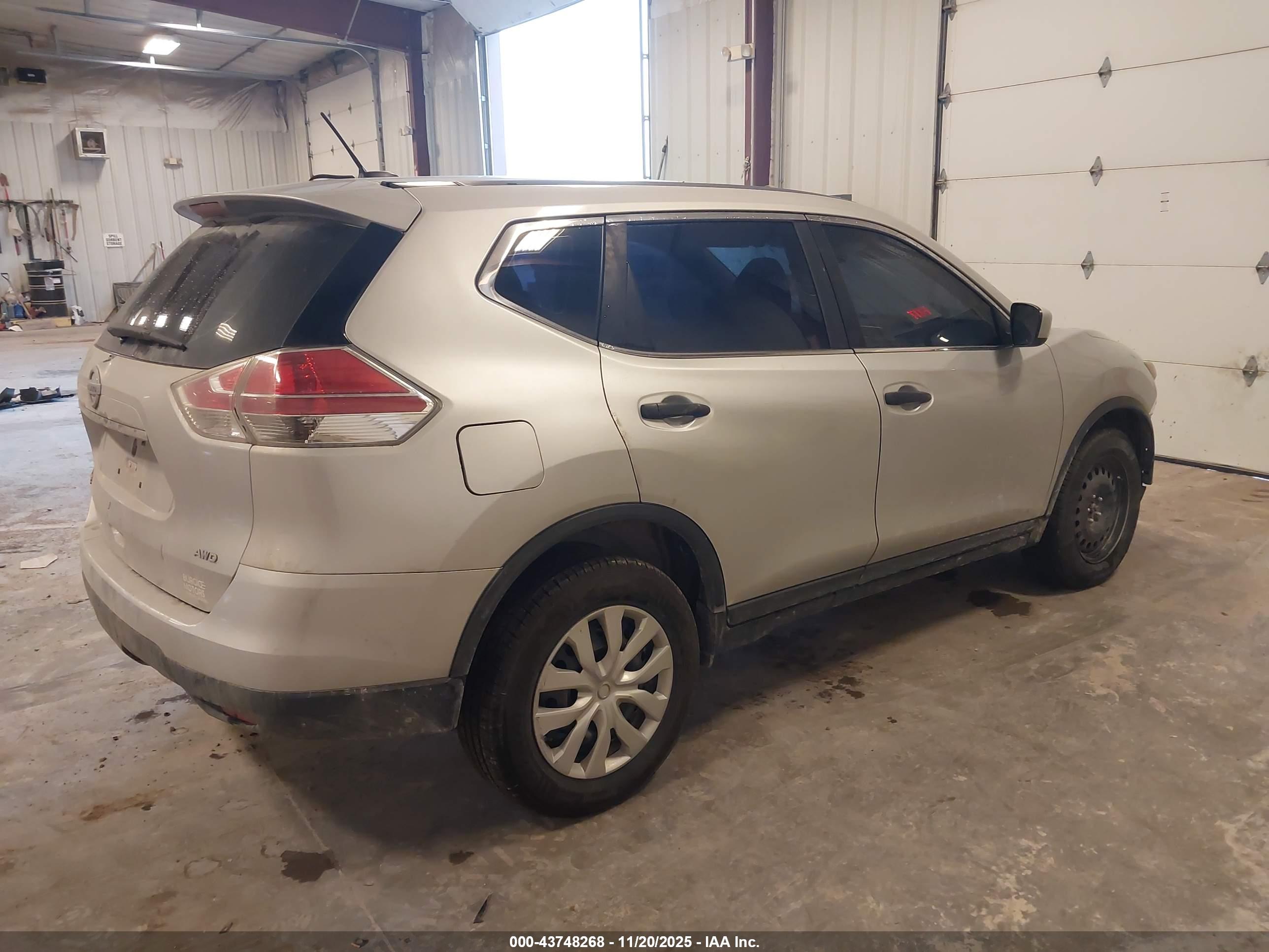 NISSAN ROGUE image 4