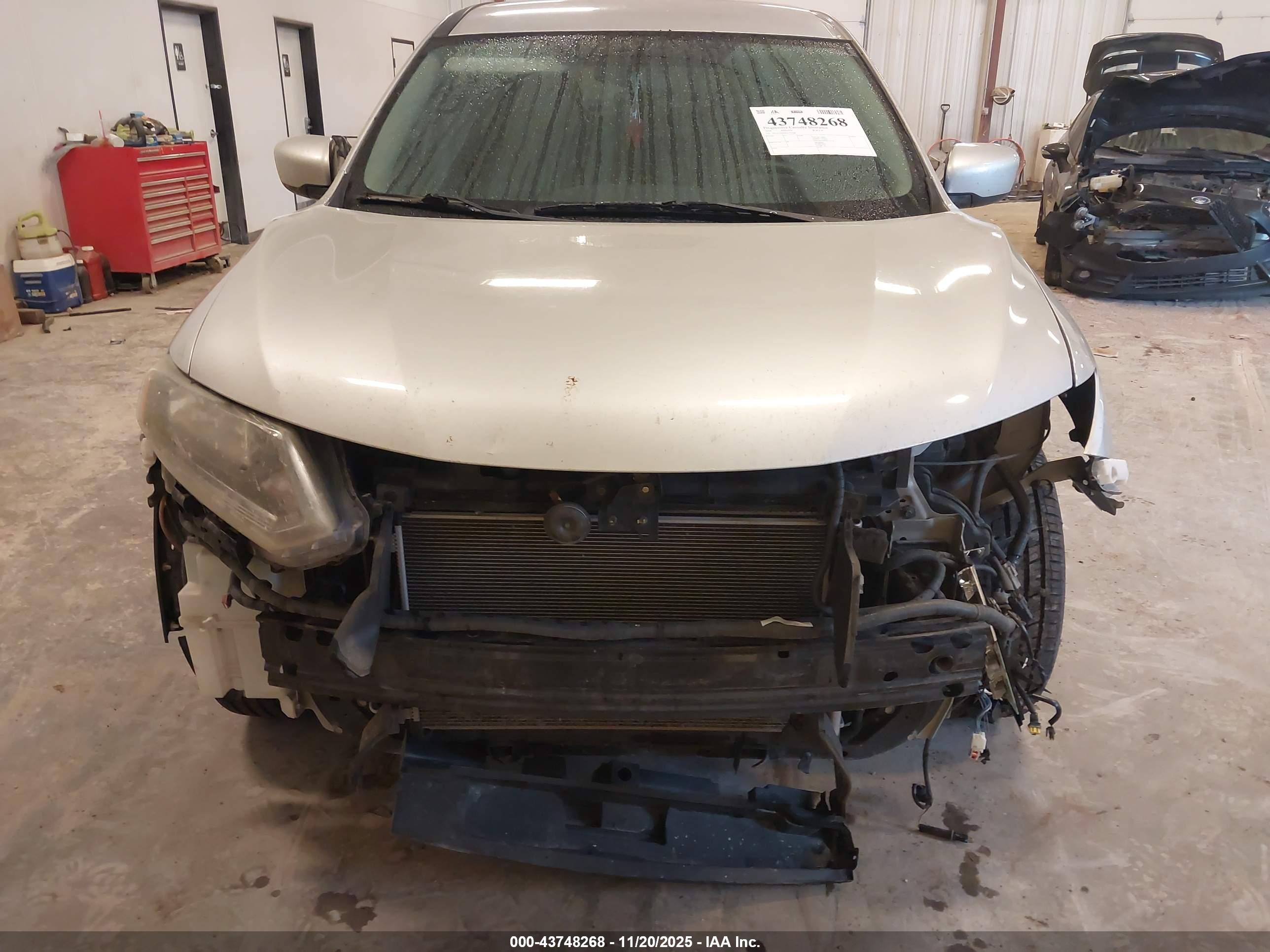 NISSAN ROGUE image 6