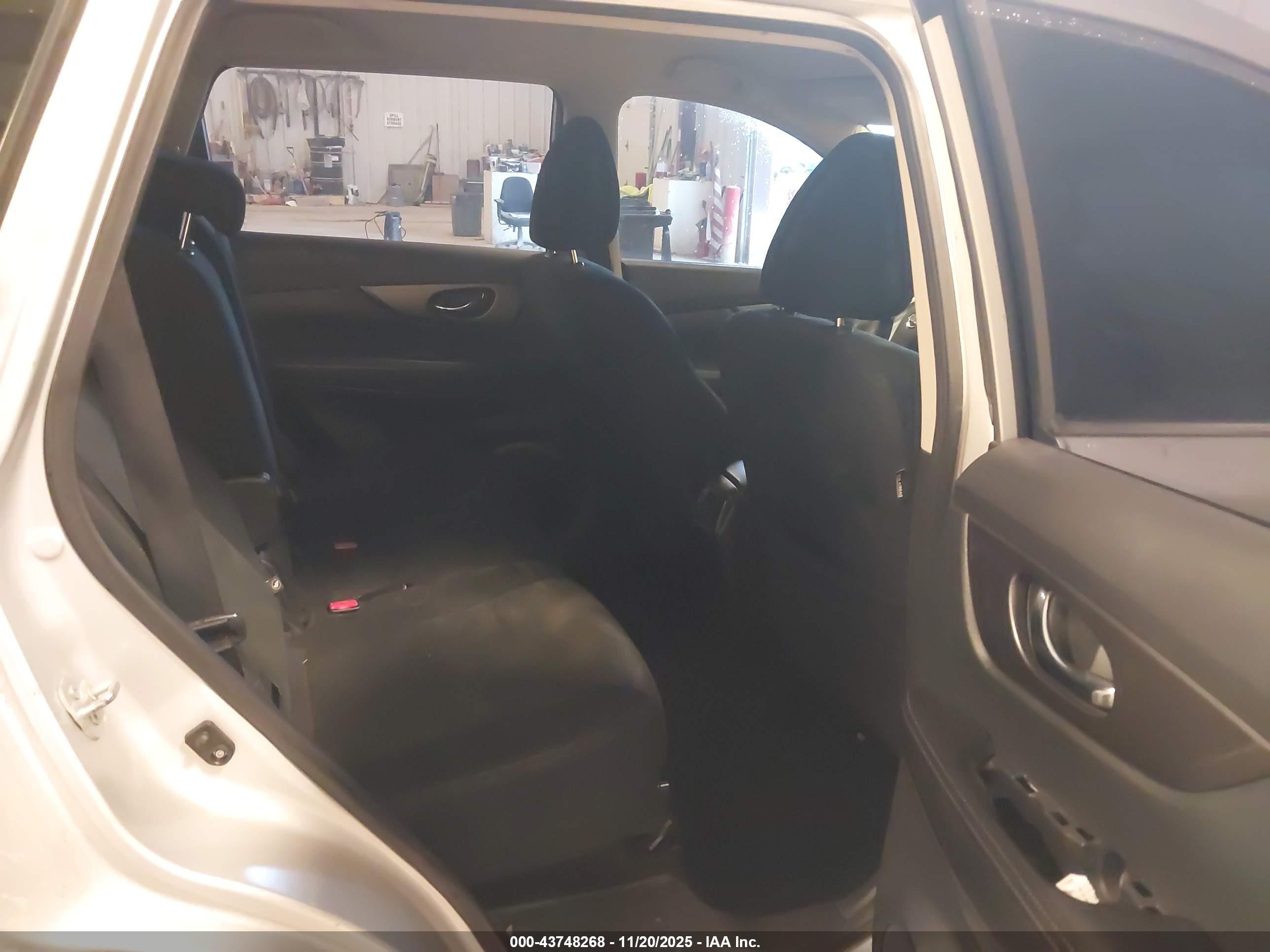 NISSAN ROGUE image 8