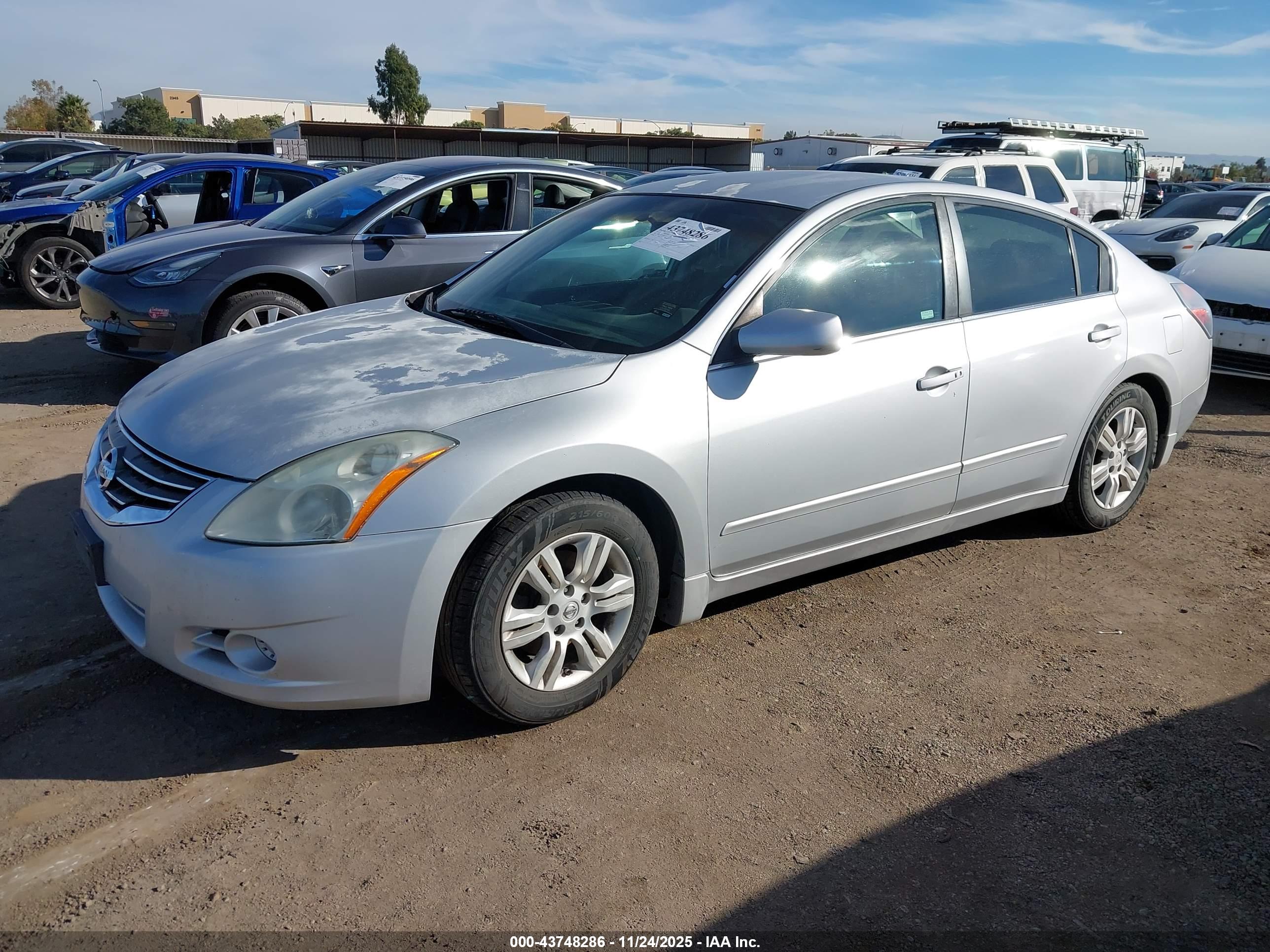NISSAN ALTIMA image 2