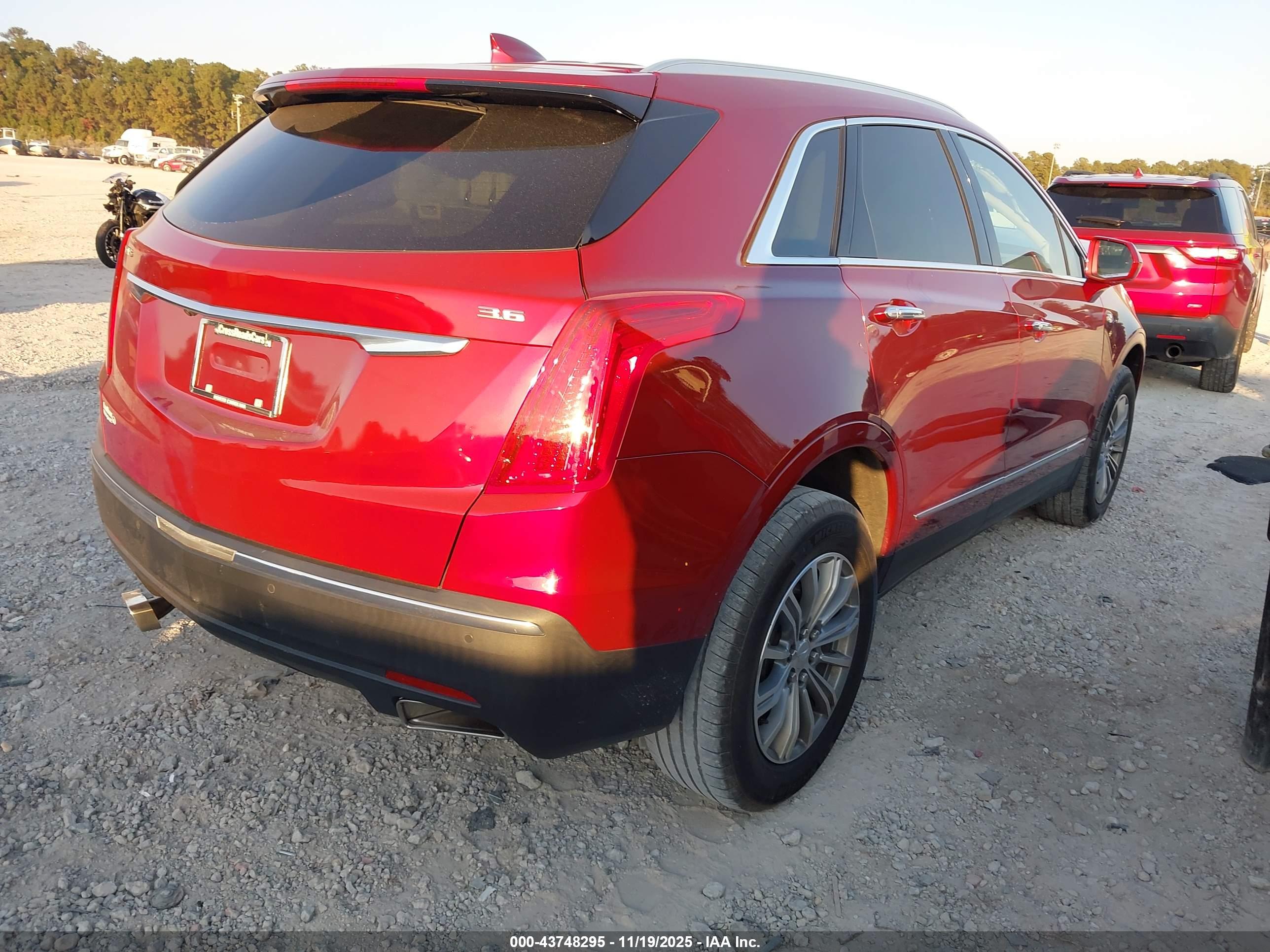 CADILLAC XT5 image 4
