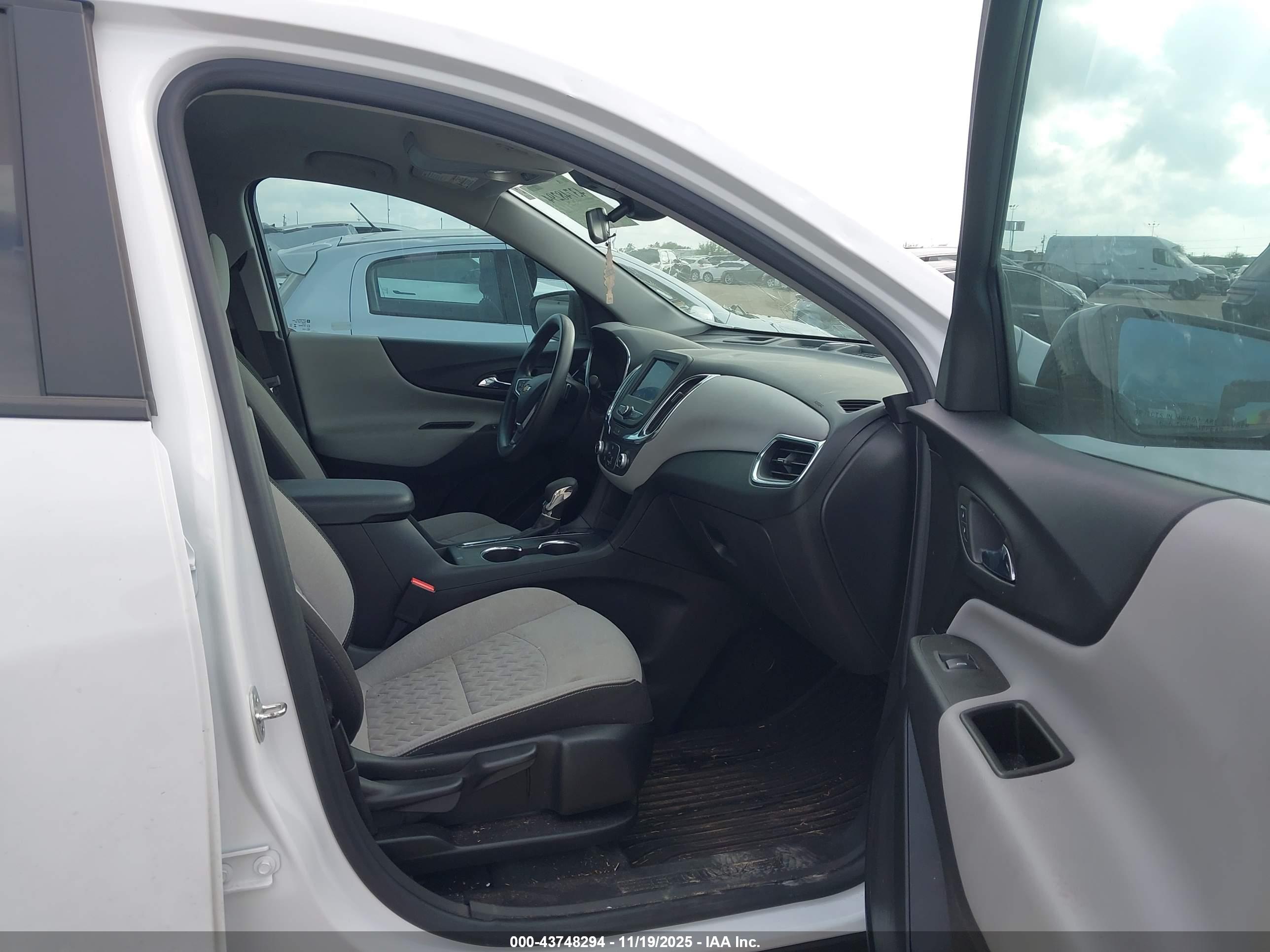 CHEVROLET EQUINOX image 5