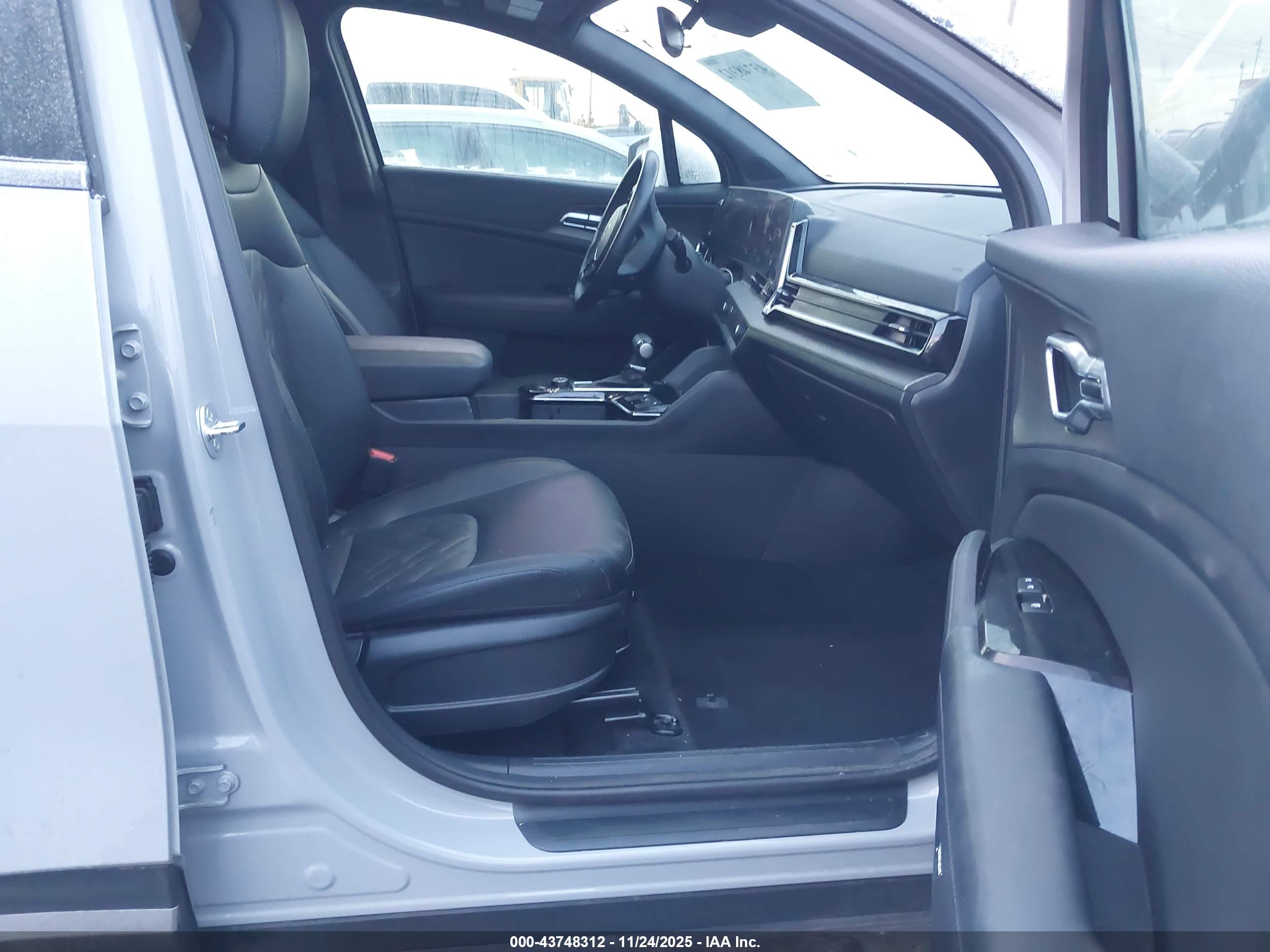 KIA SPORTAGE image 5