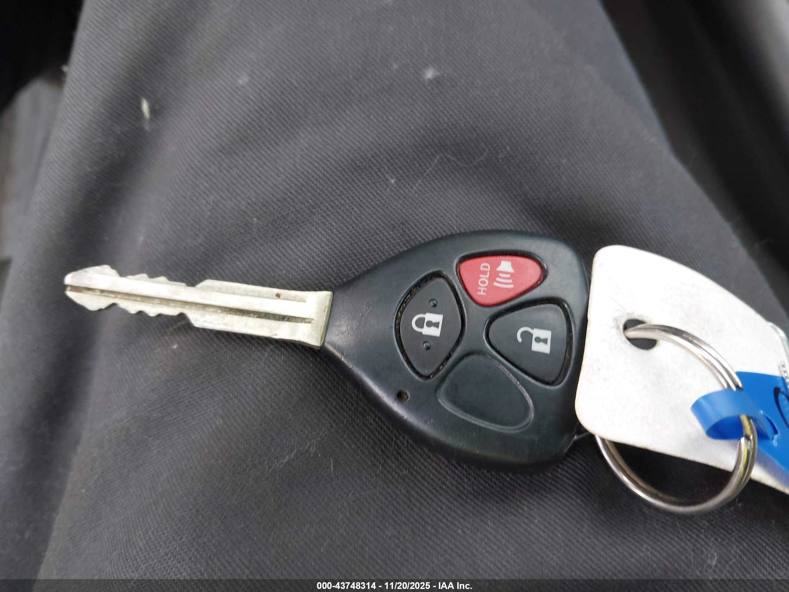 TOYOTA RAV4 image 11